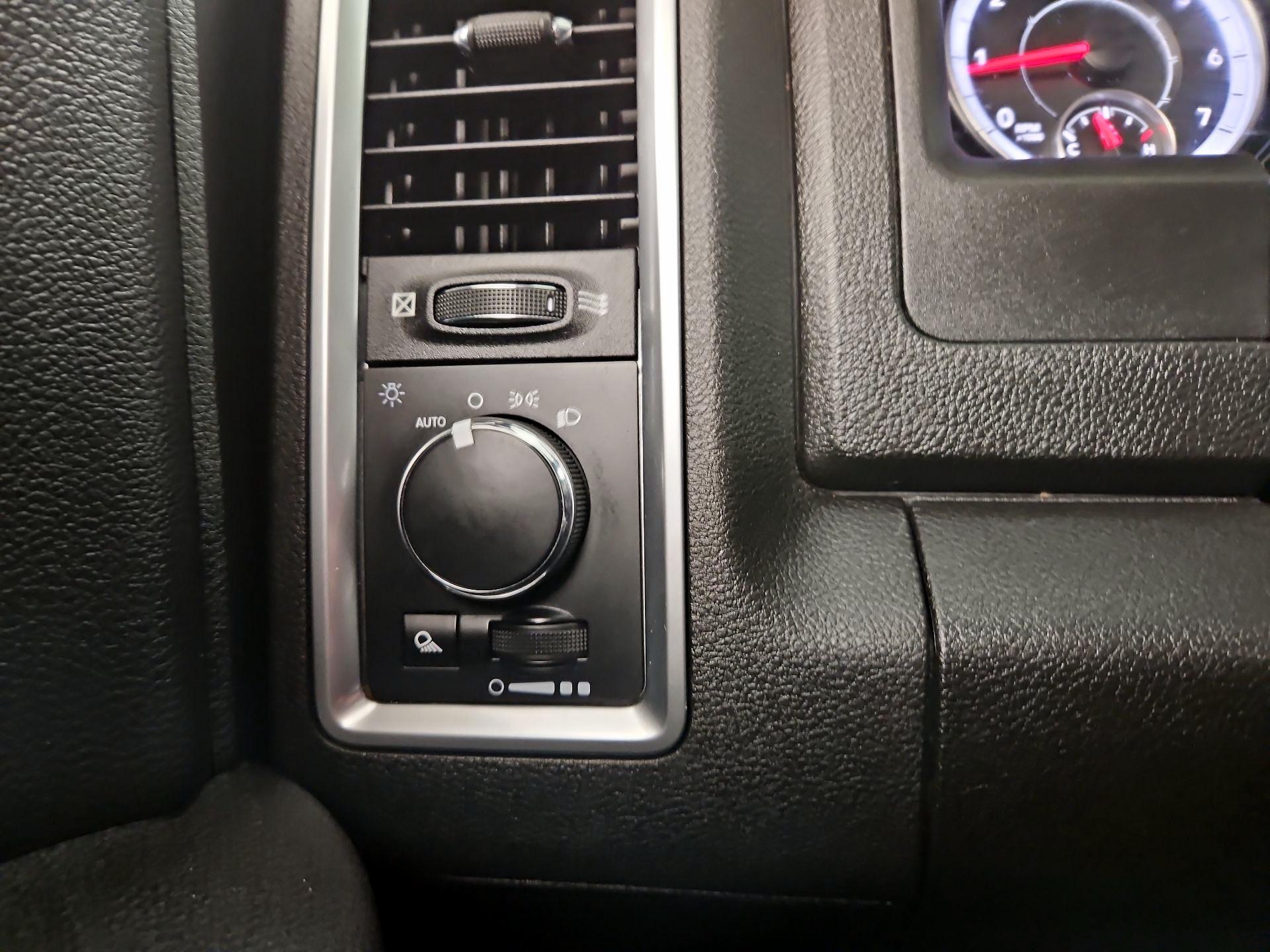 Thumbnail: 2022 RAM 1500 Classic - 13