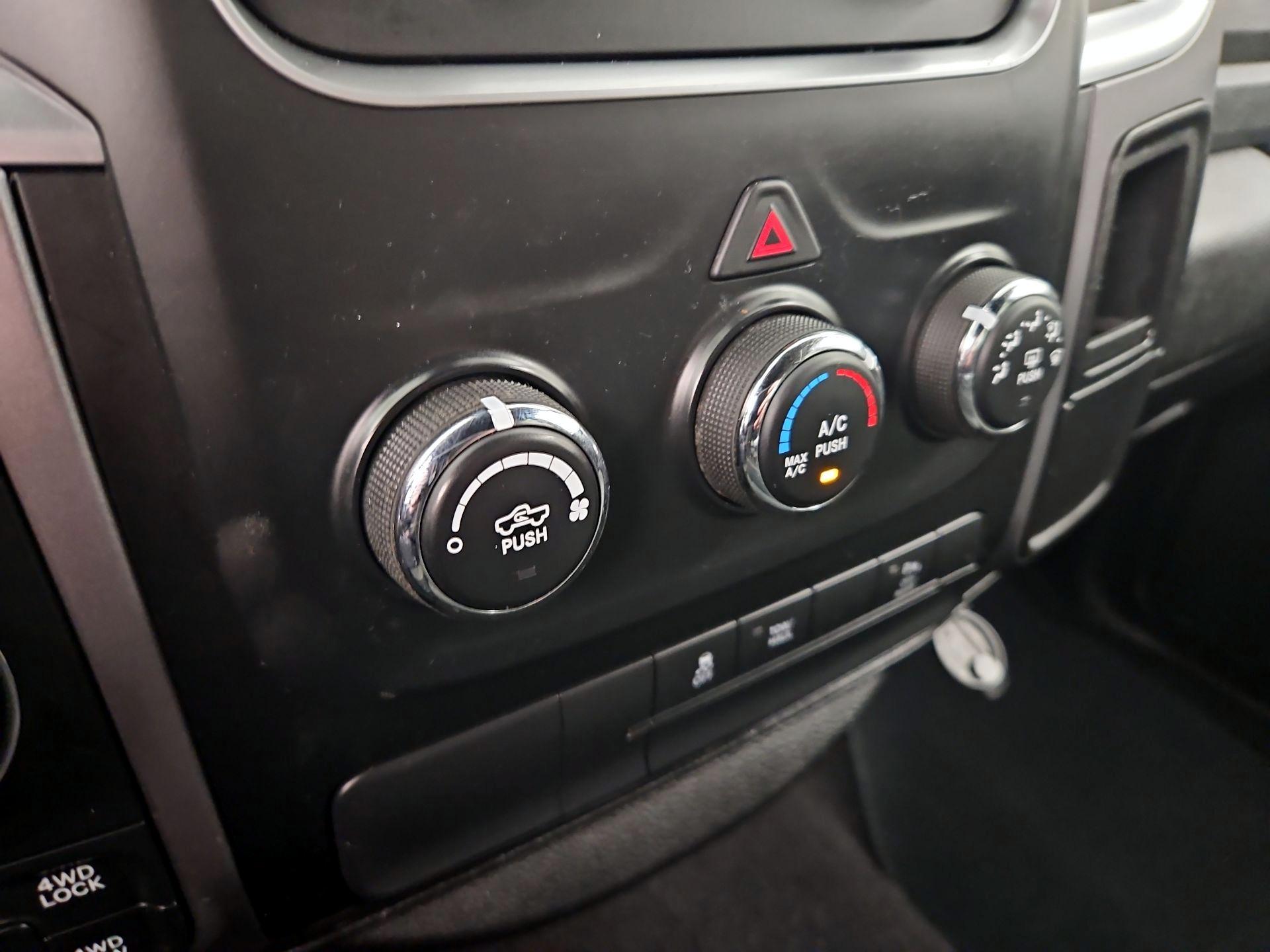 Thumbnail: 2022 RAM 1500 Classic - 16