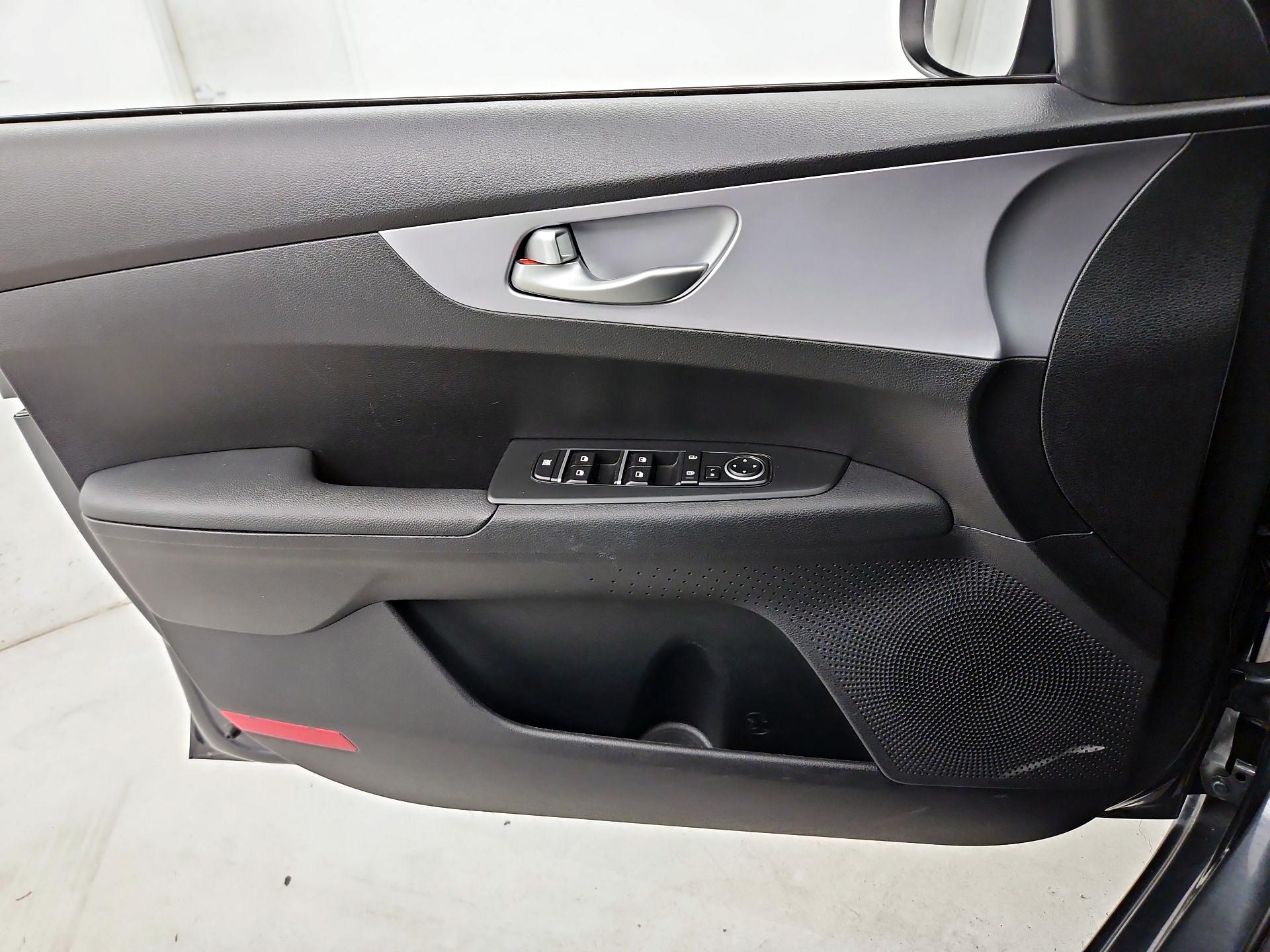 Thumbnail: 2024 Kia Forte - 12