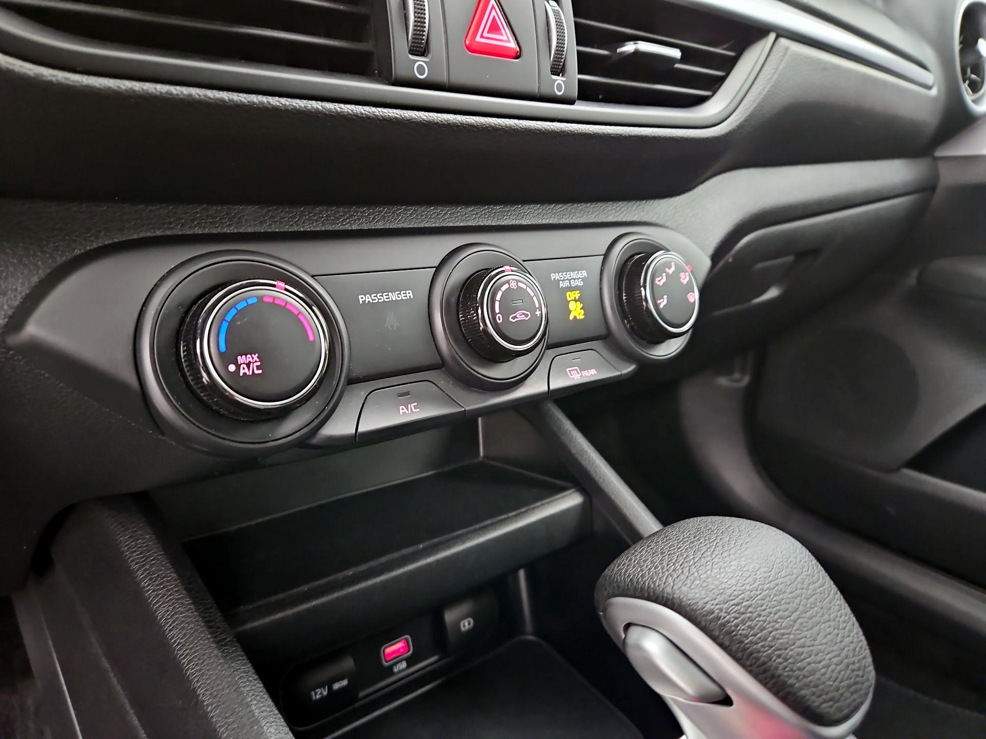 Thumbnail: 2024 Kia Forte - 16