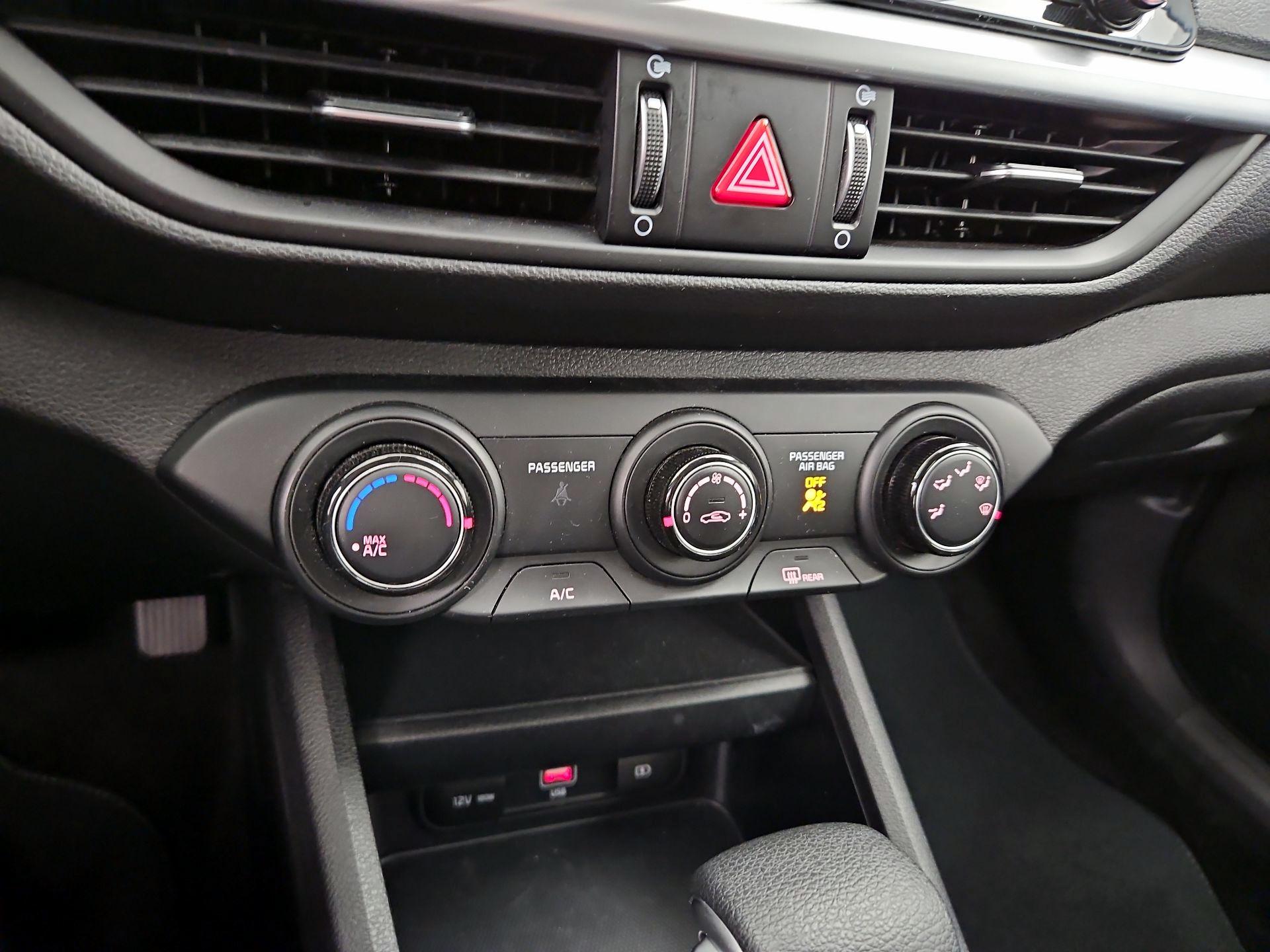 Thumbnail: 2024 Kia Forte - 16