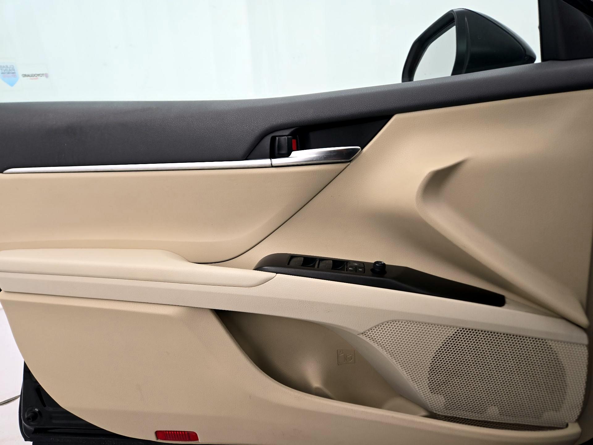 Thumbnail: 2023 Toyota Camry - 12