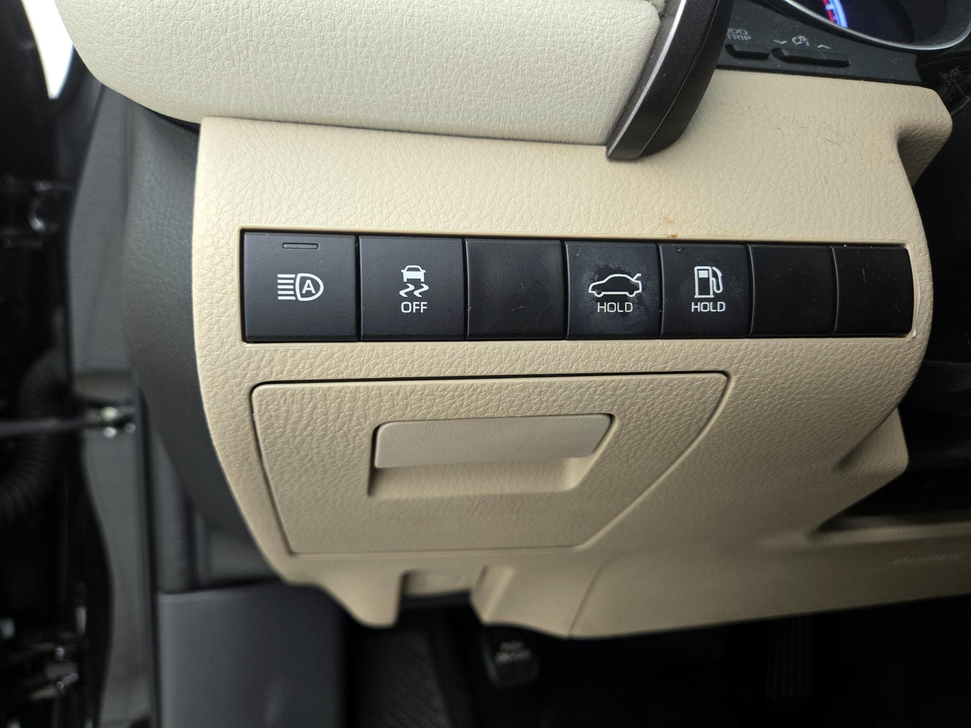 Thumbnail: 2023 Toyota Camry - 13