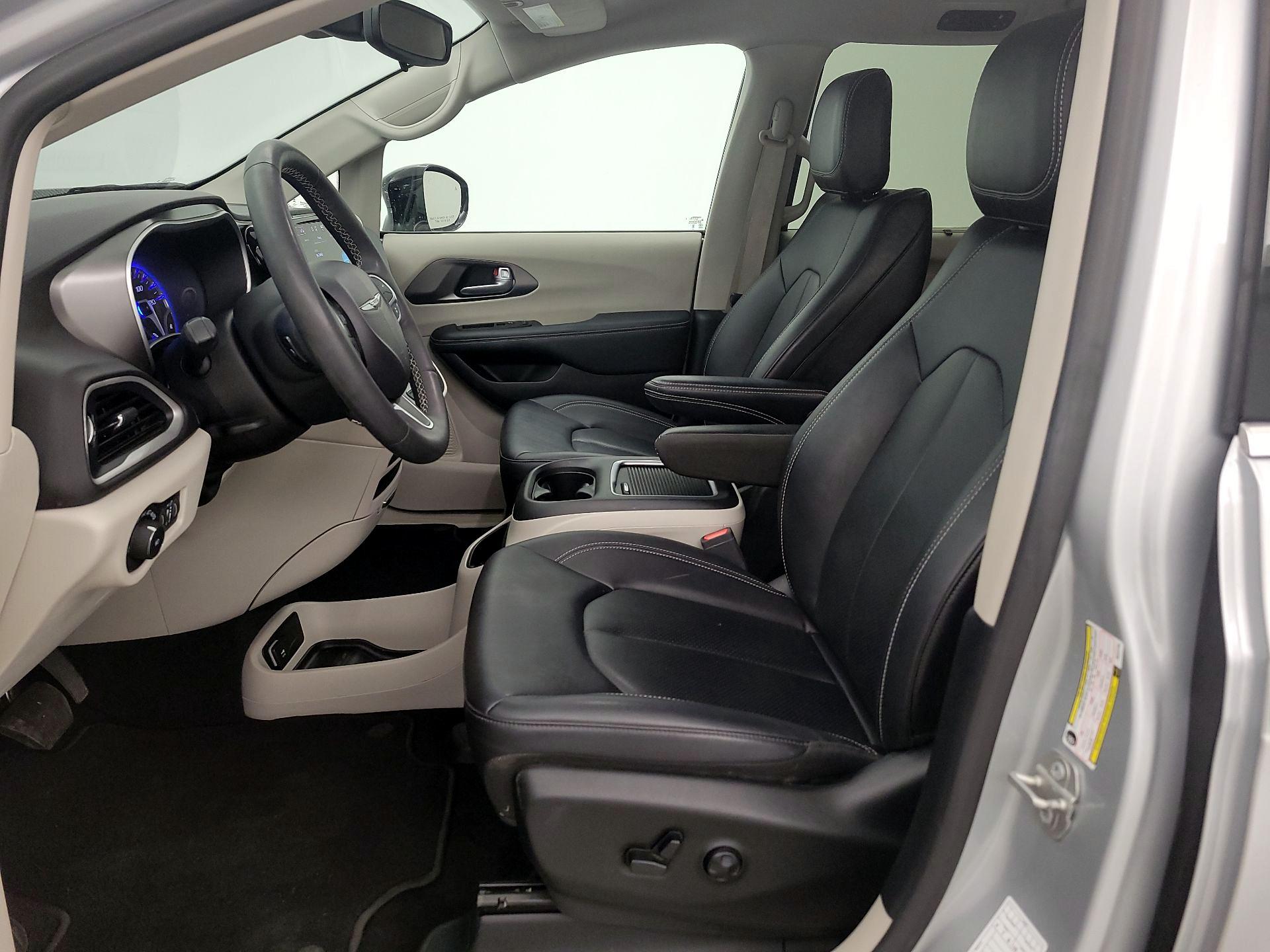 Thumbnail: 2024 Chrysler Pacifica - 11