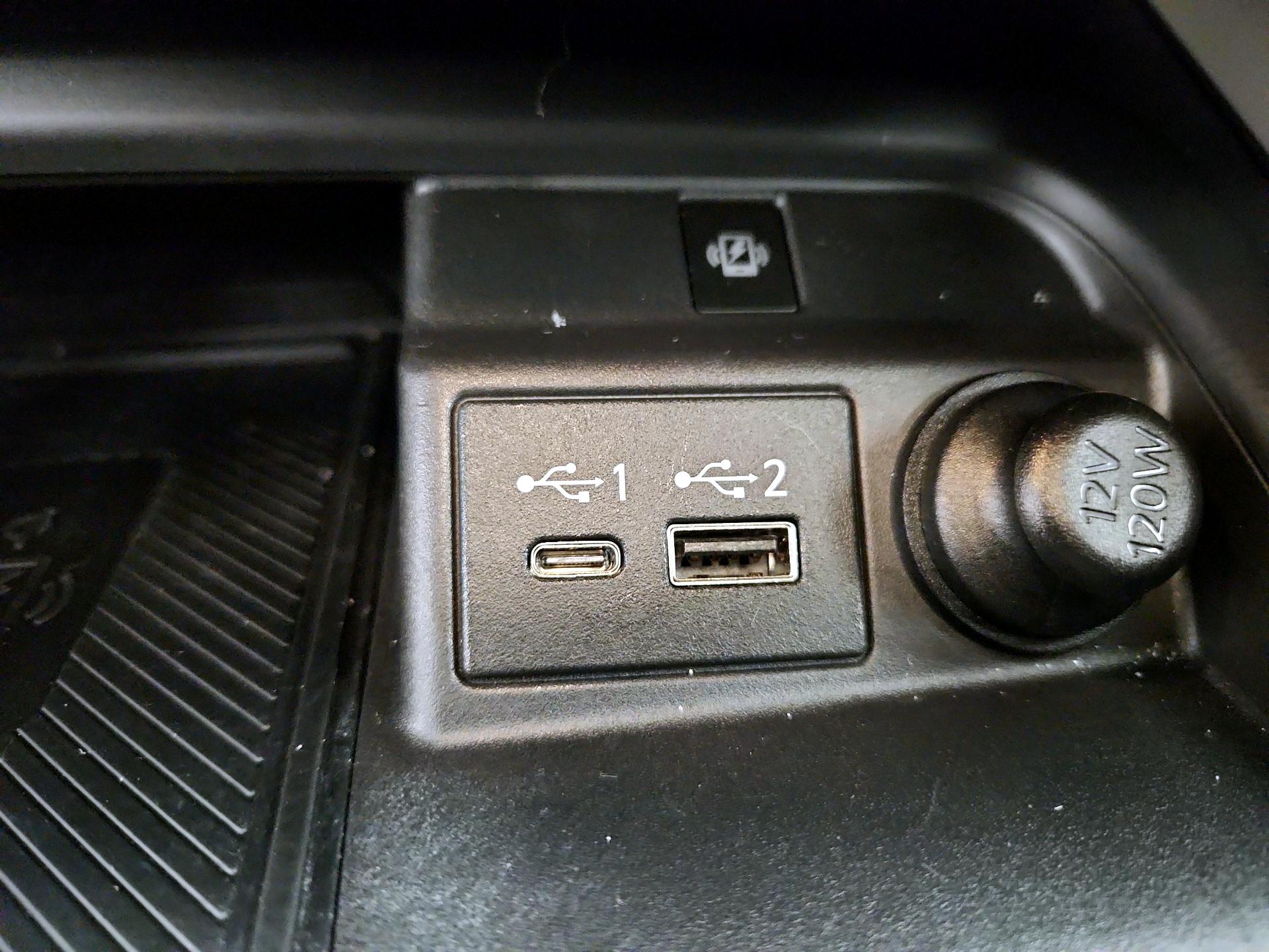 Thumbnail: 2023 INFINITI QX50 - 18