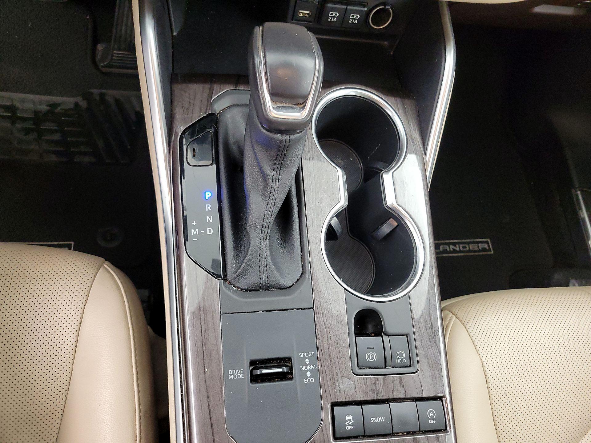 Thumbnail: 2020 Toyota Highlander - 18