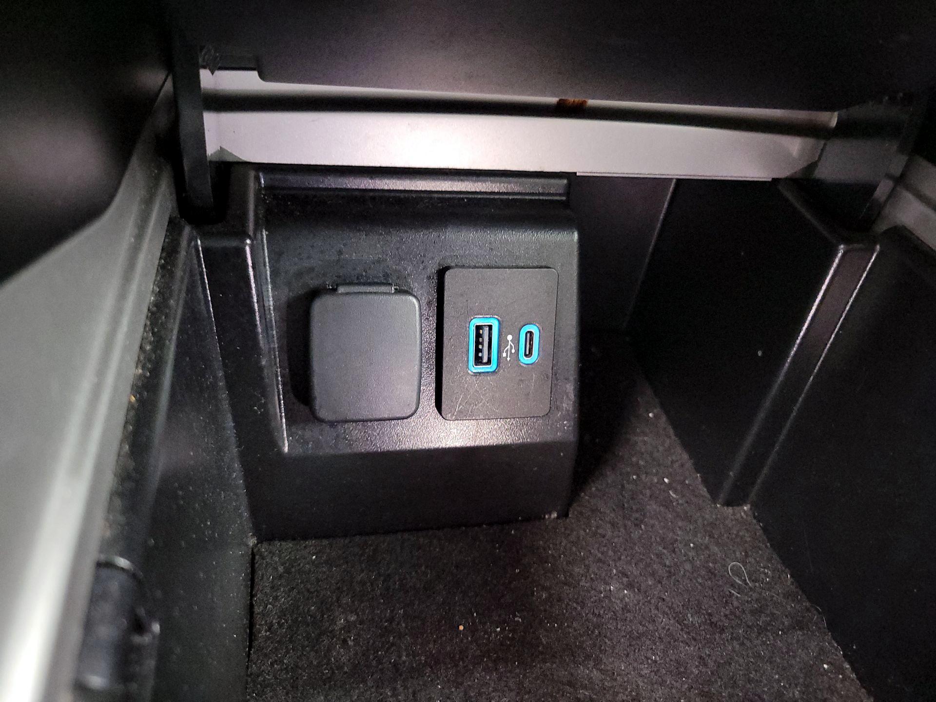 Thumbnail: 2023 Ford Explorer - 18