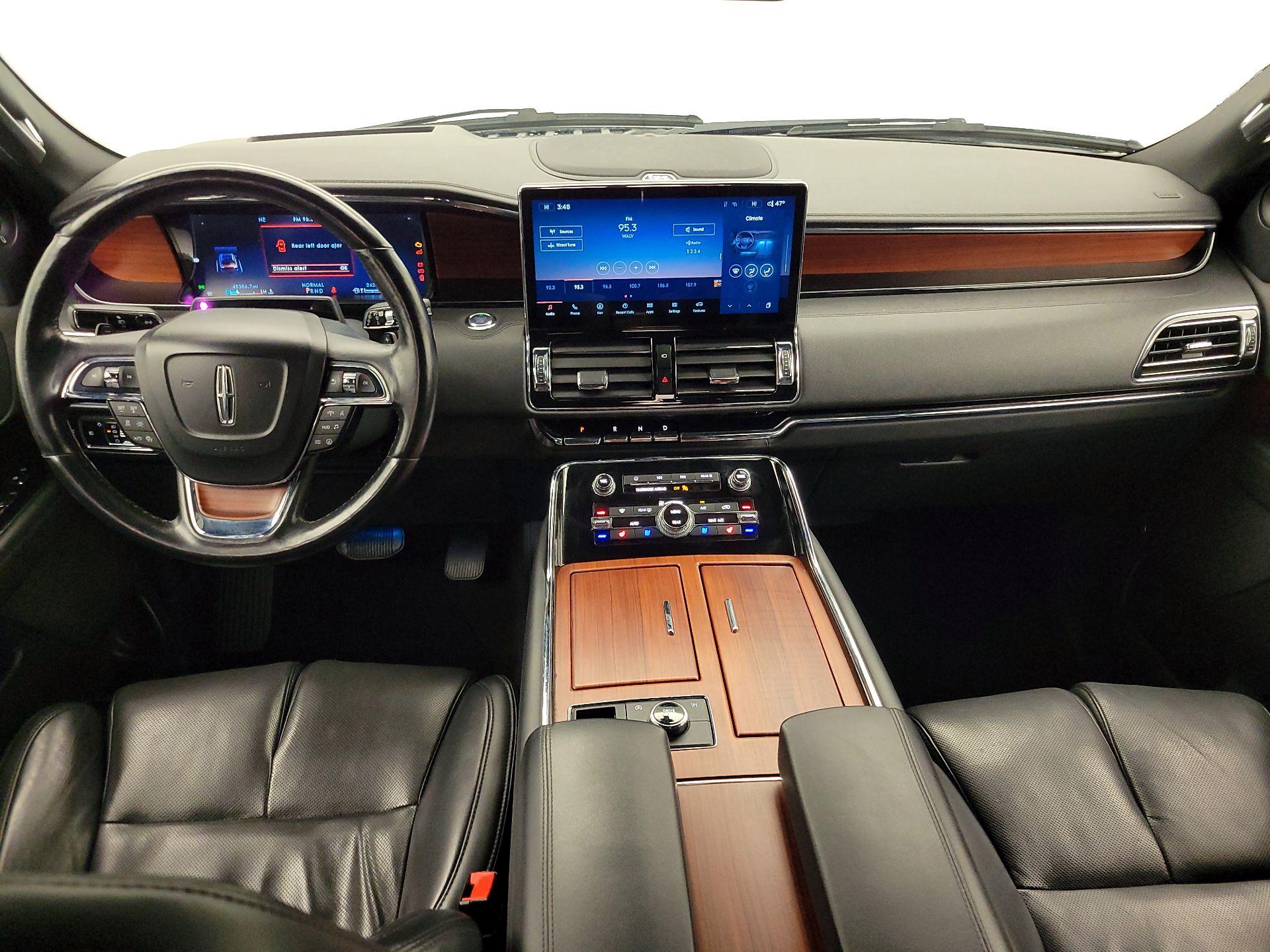 Thumbnail: 2023 Lincoln Navigator - 9