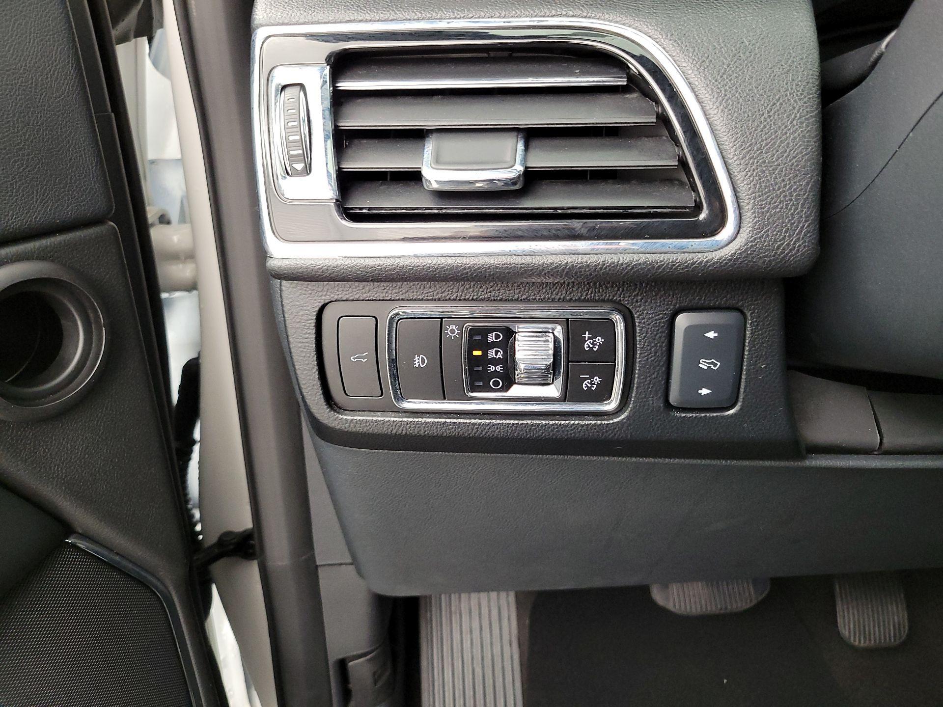 Thumbnail: 2023 Lincoln Navigator - 13