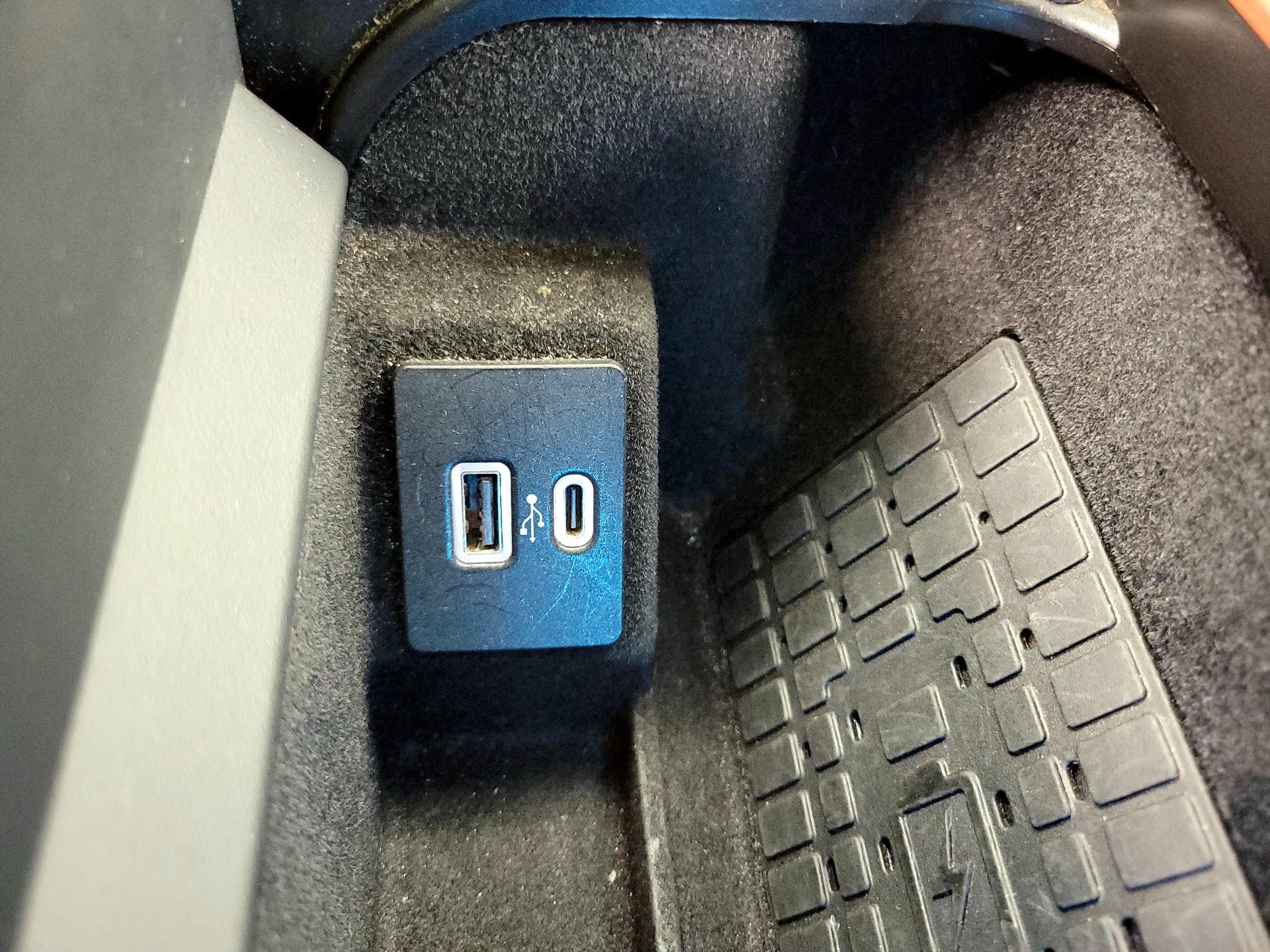 Thumbnail: 2023 Lincoln Navigator - 19