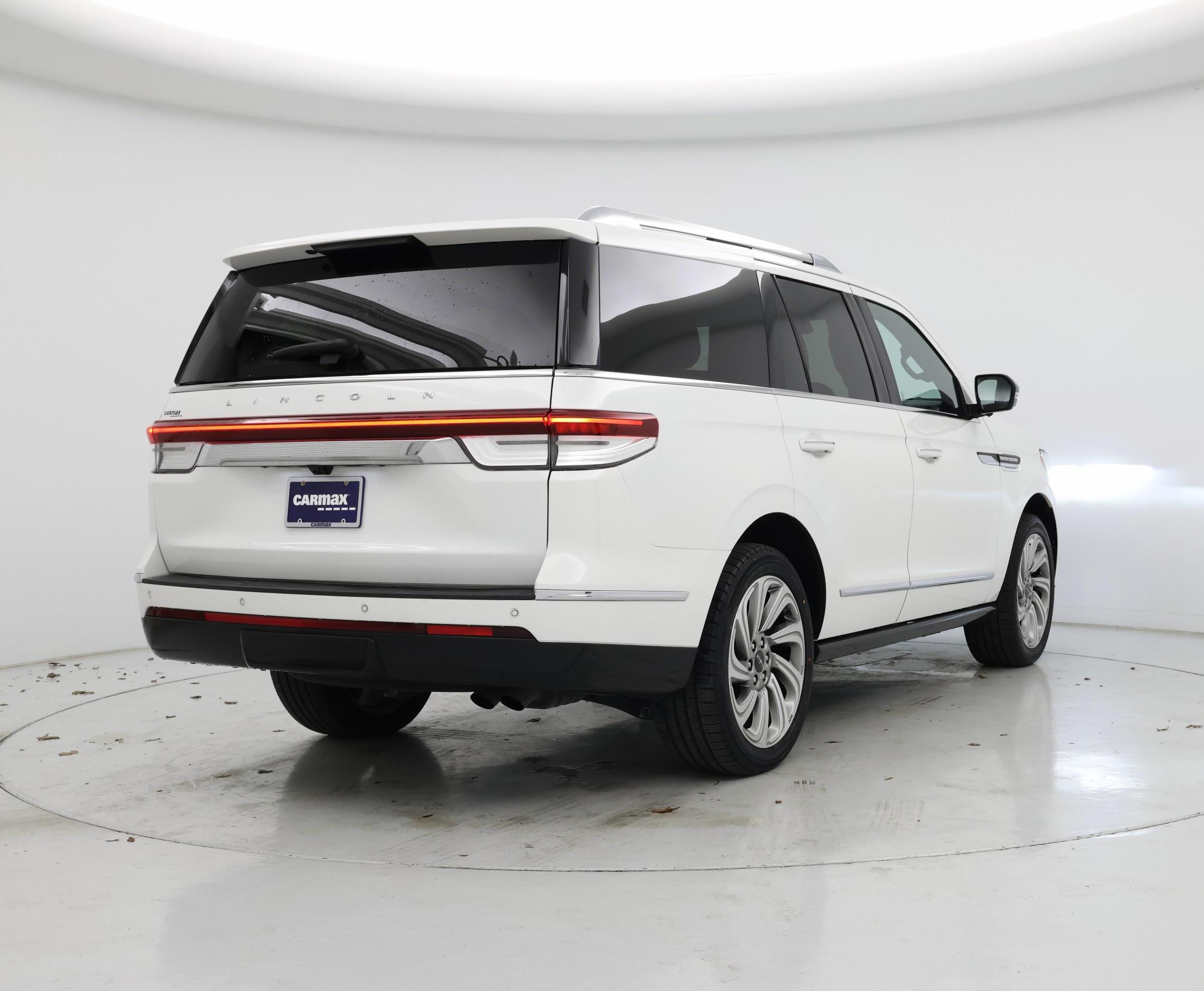 Thumbnail: 2023 Lincoln Navigator - 8