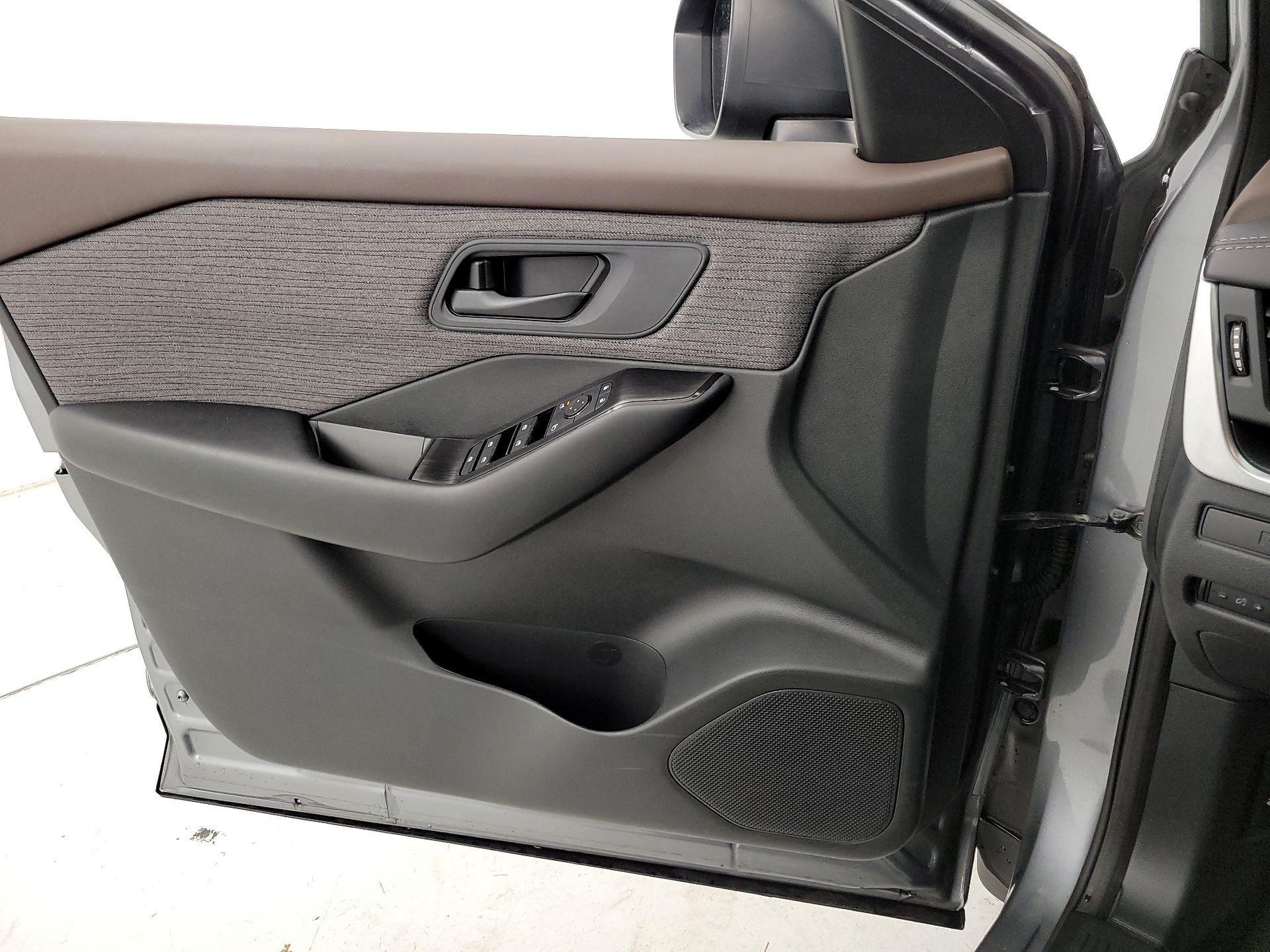 Thumbnail: 2023 Nissan Rogue - 12