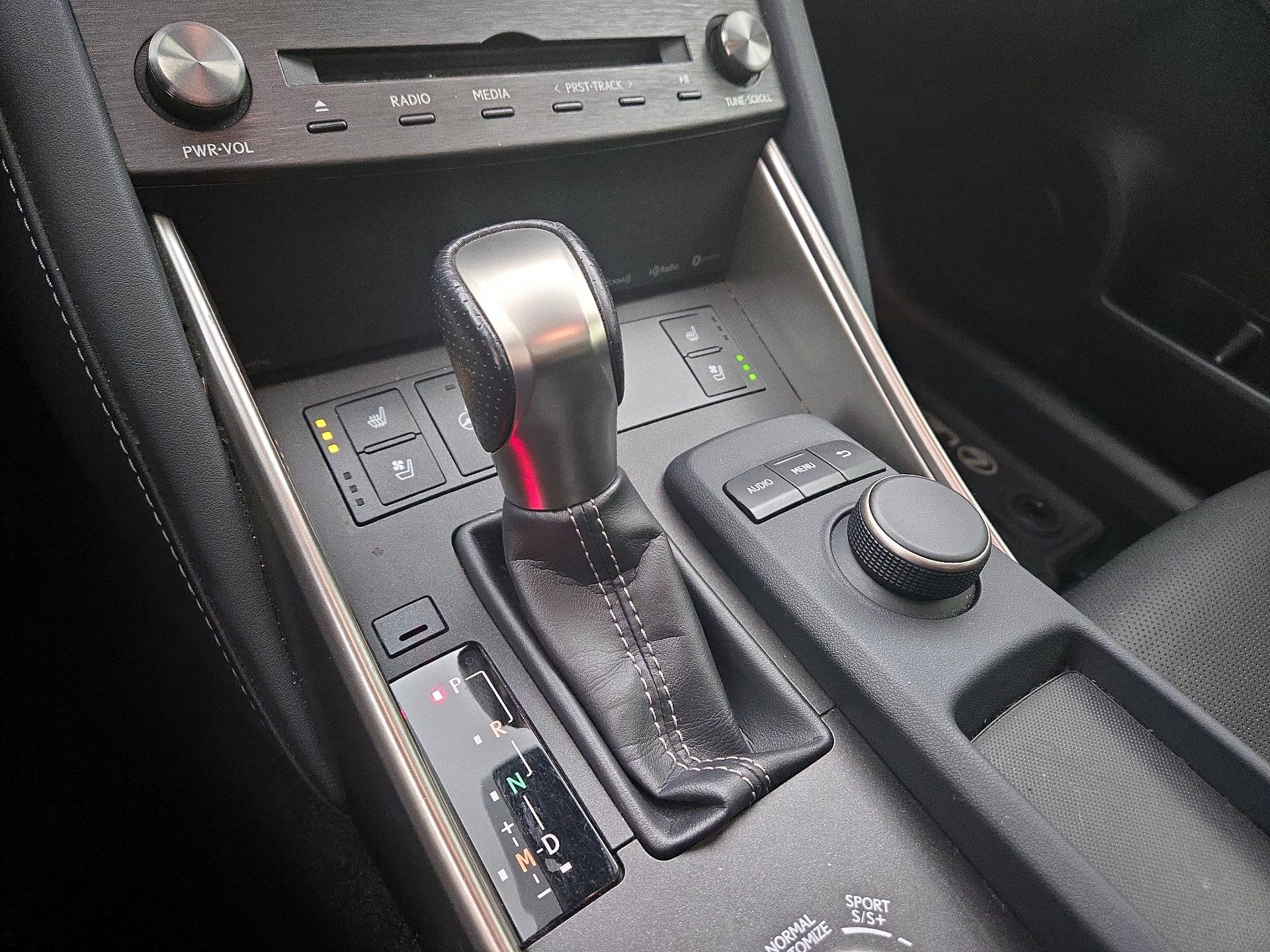 Thumbnail: 2020 Lexus IS - 17