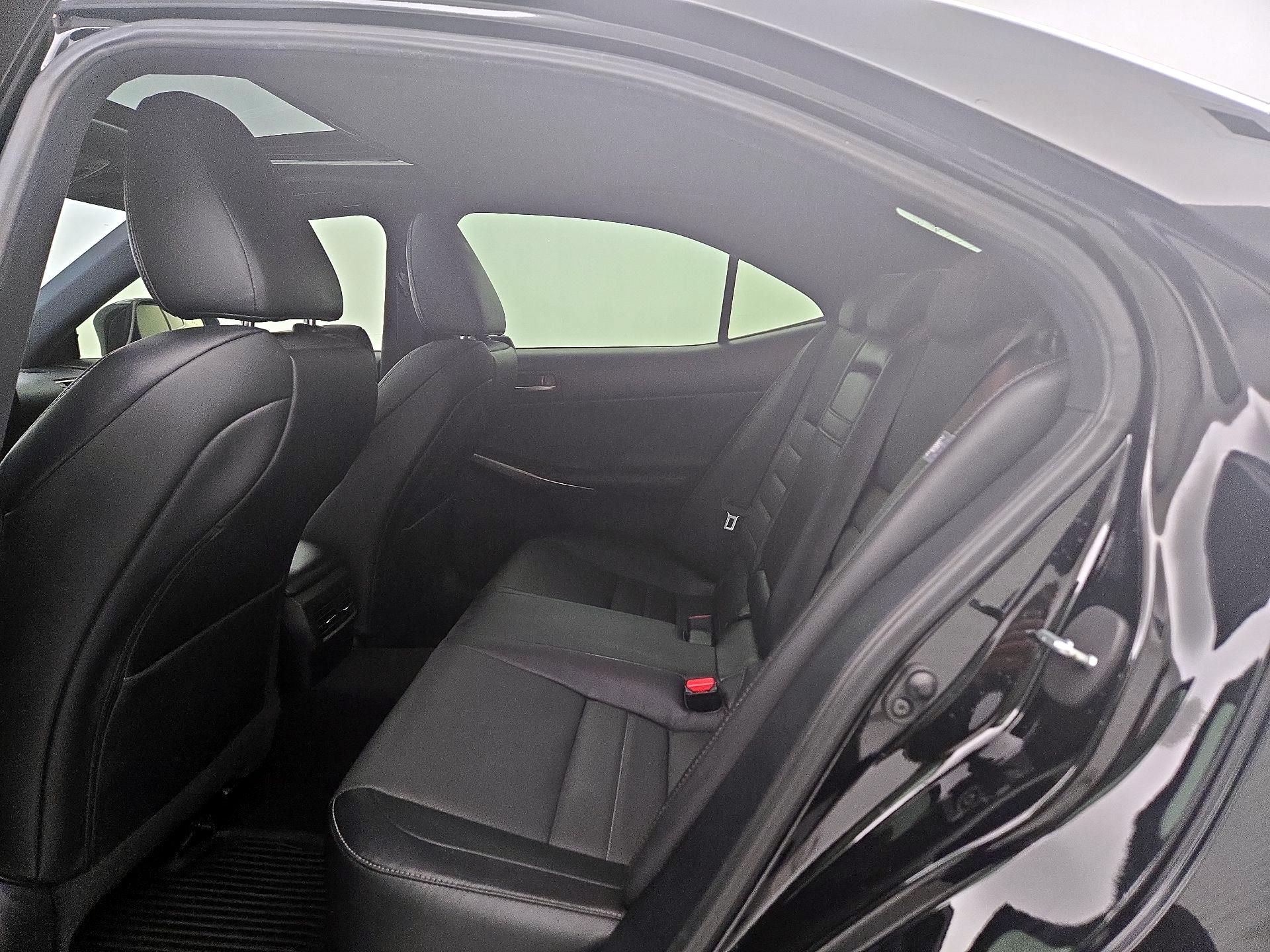 Thumbnail: 2020 Lexus IS - 20