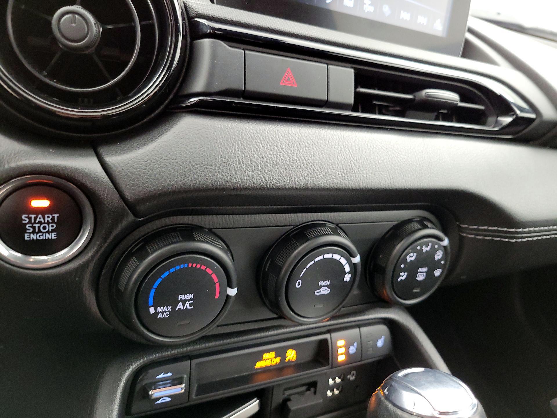 Thumbnail: 2021 Mazda MX-5 Miata - 16