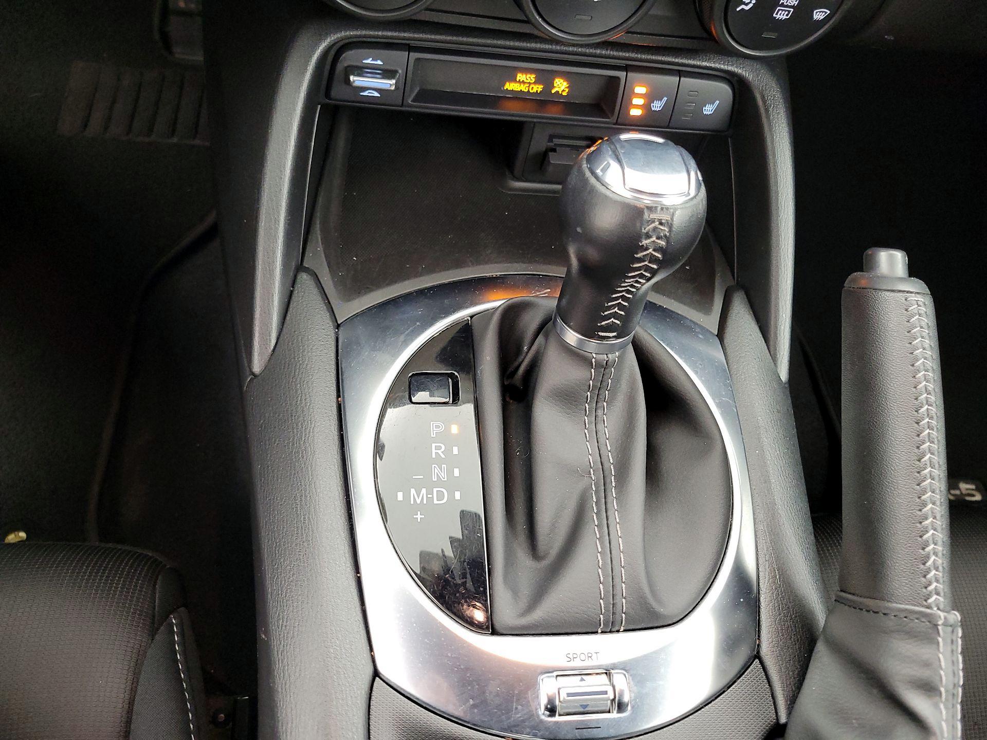 Thumbnail: 2021 Mazda MX-5 Miata - 17