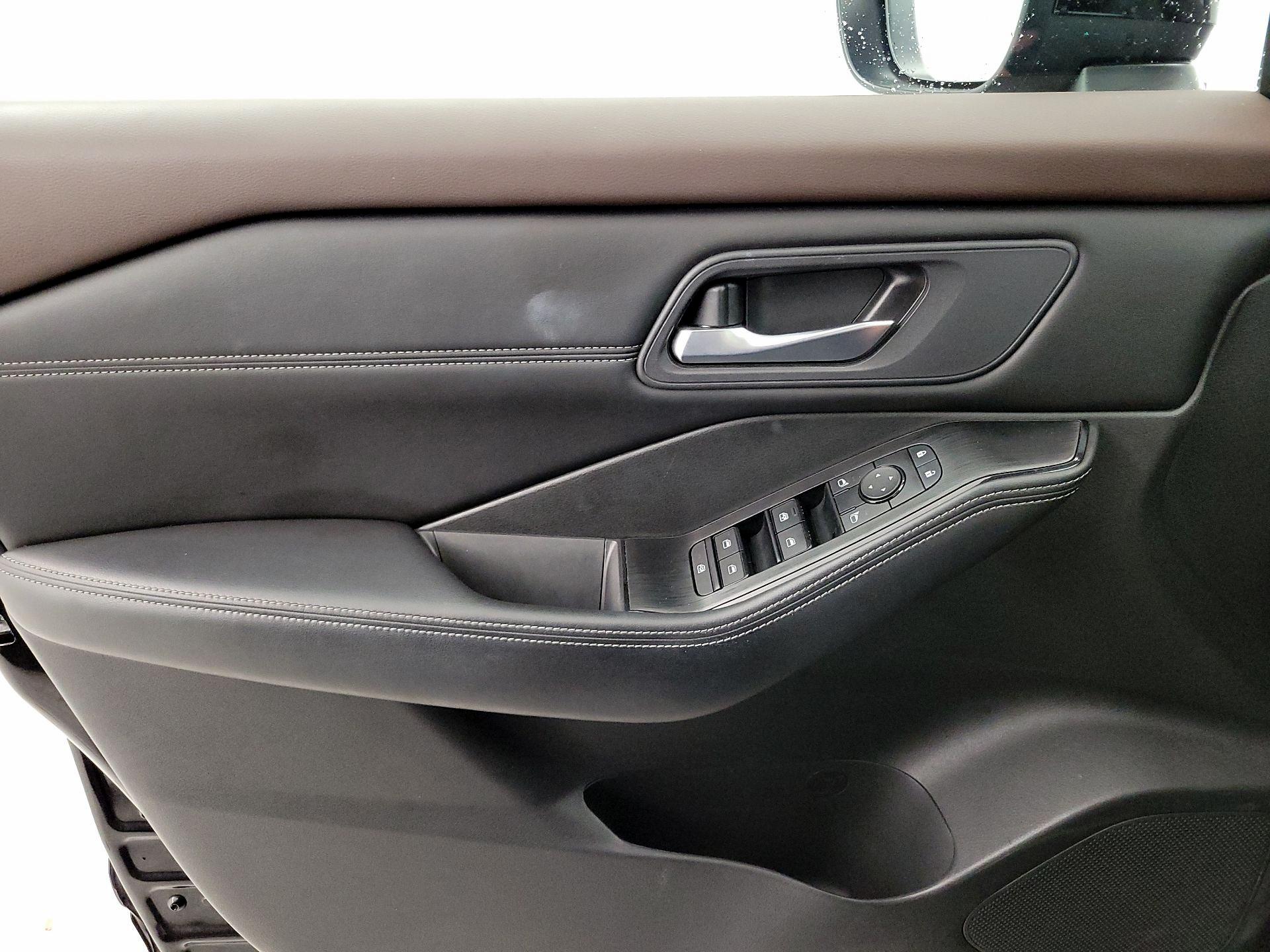 Thumbnail: 2023 Nissan Rogue - 12