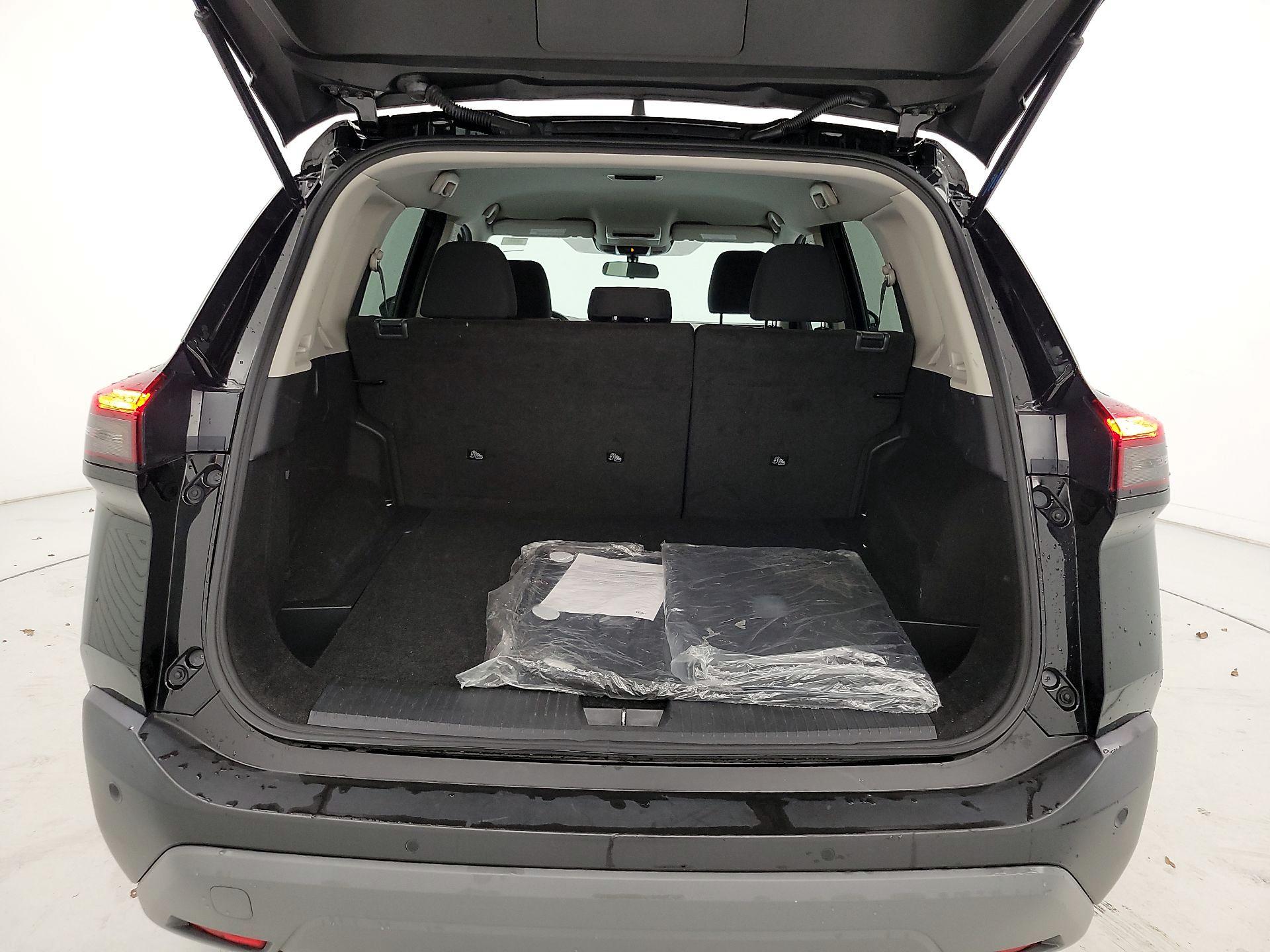 Thumbnail: 2023 Nissan Rogue - 20