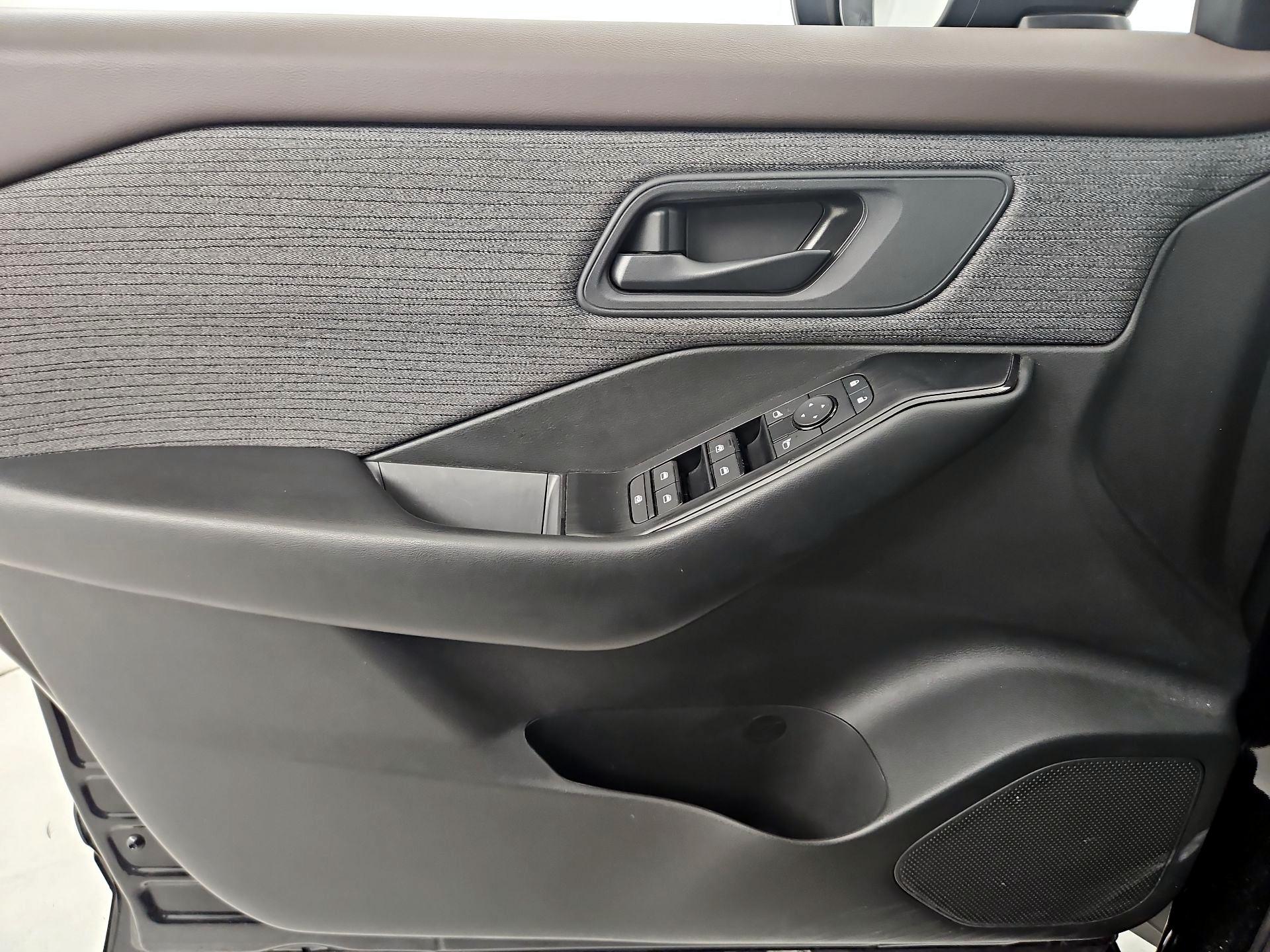 Thumbnail: 2023 Nissan Rogue - 12