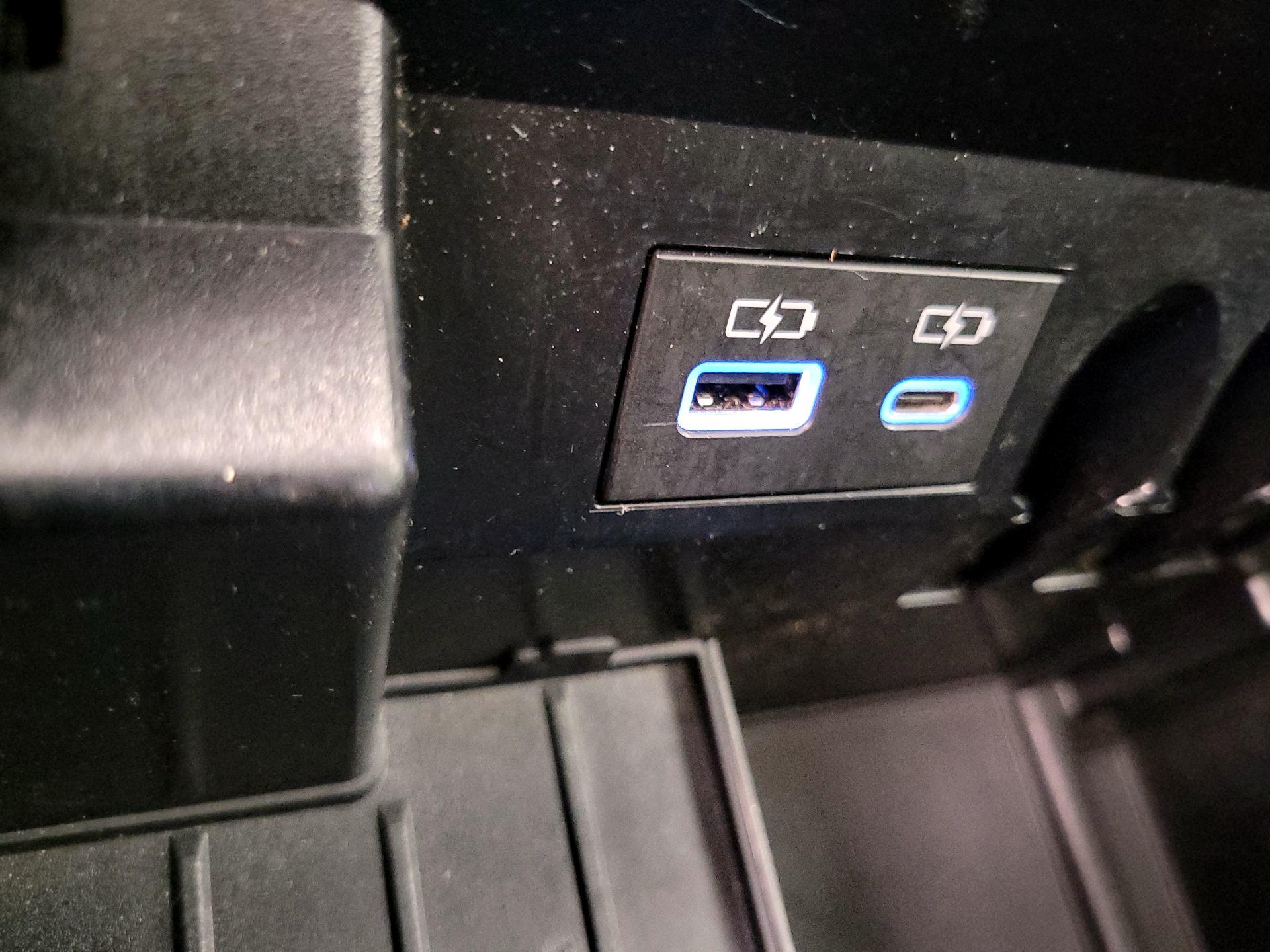 Thumbnail: 2023 Toyota Tundra - 18