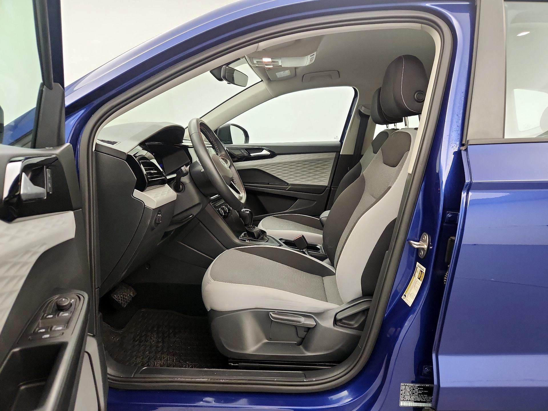 Thumbnail: 2023 Volkswagen Taos - 9