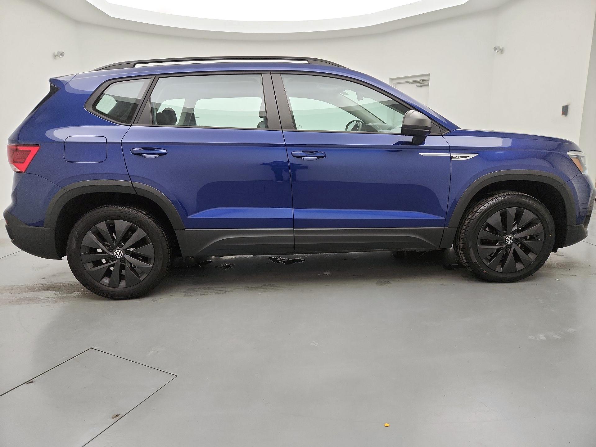 Thumbnail: 2023 Volkswagen Taos - 4