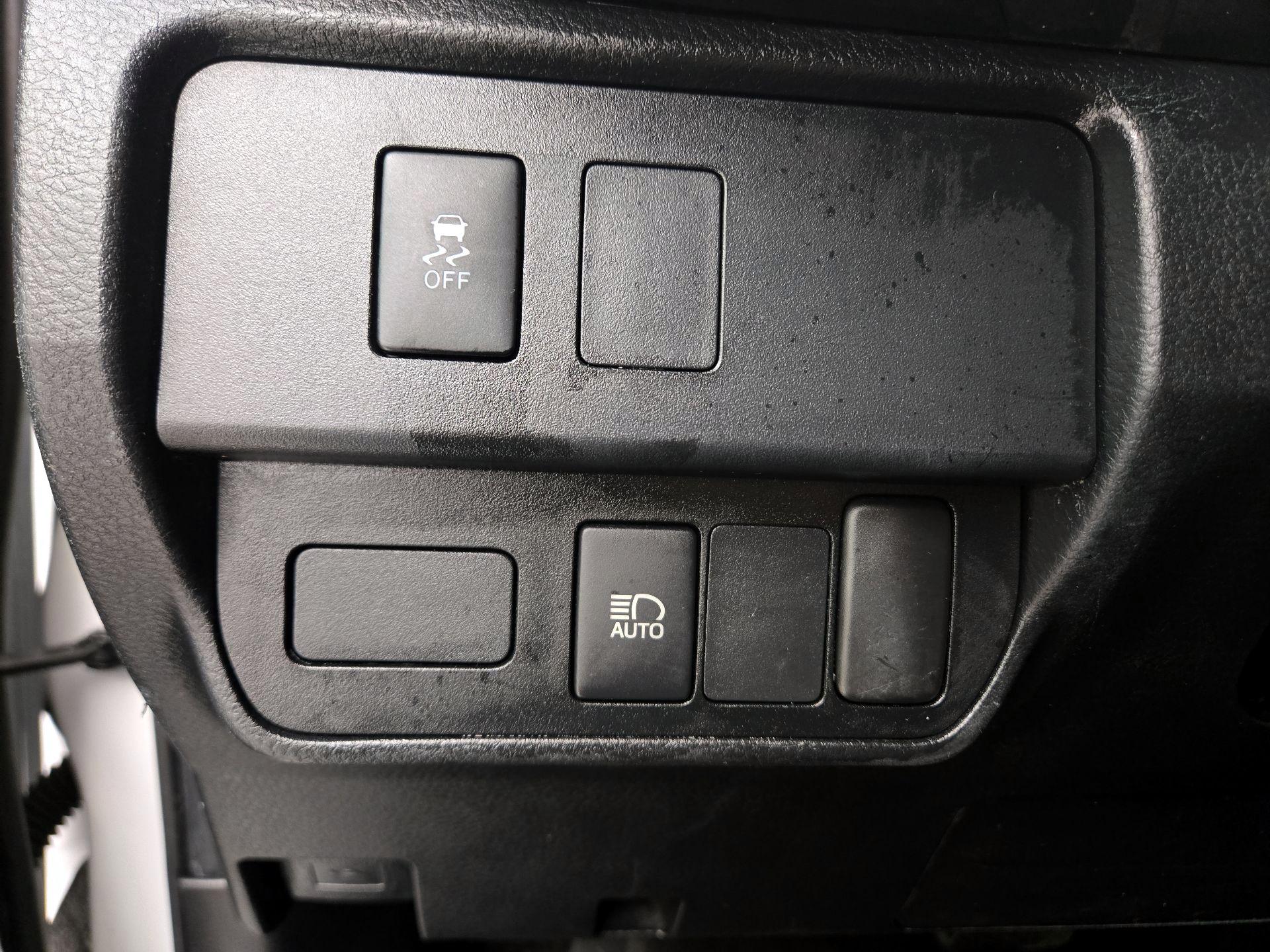 Thumbnail: 2021 Toyota Tacoma - 13