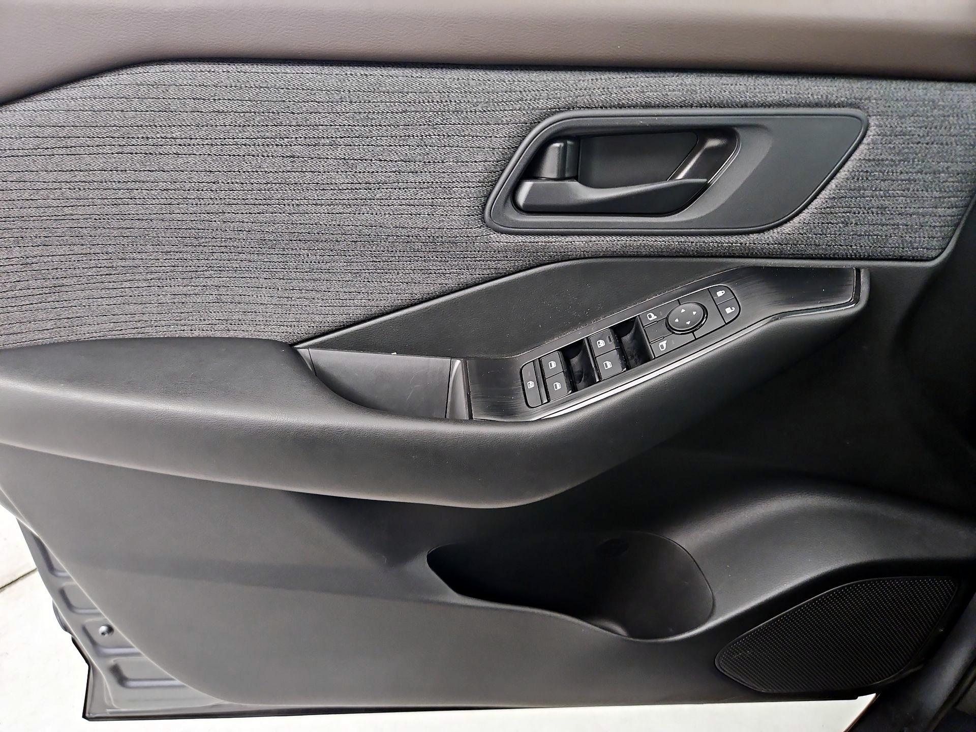 Thumbnail: 2023 Nissan Rogue - 12