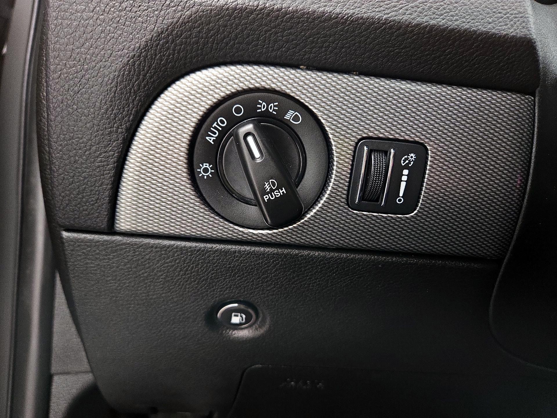 Thumbnail: 2019 Dodge Durango - 13