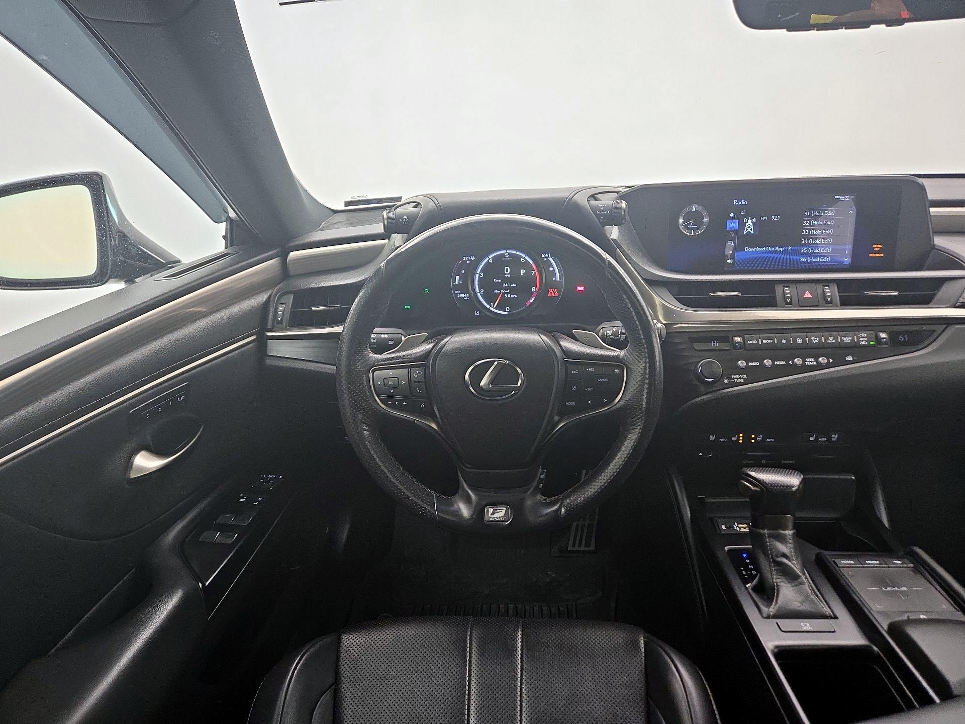 Thumbnail: 2020 Lexus ES - 10