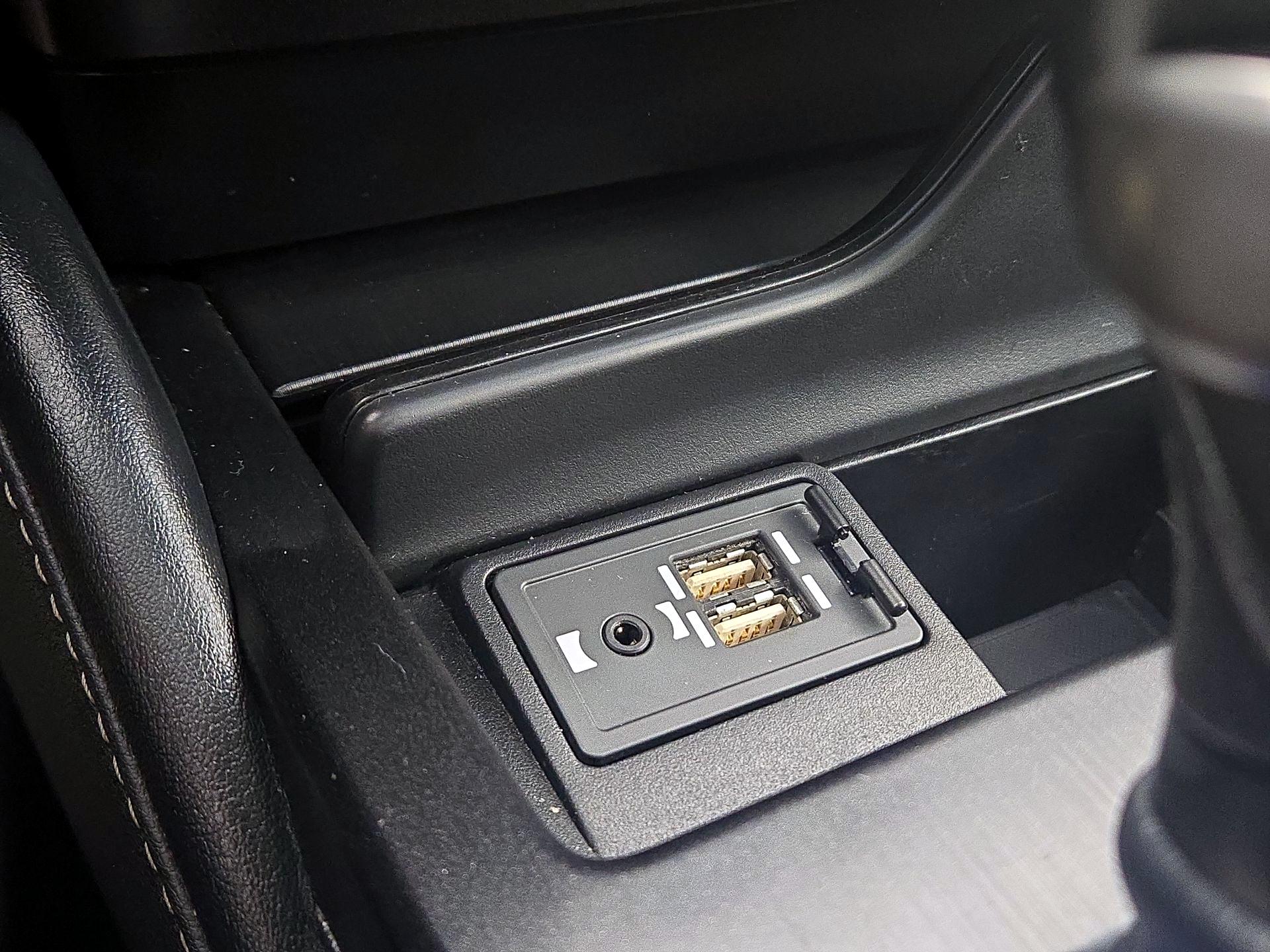 Thumbnail: 2020 Lexus ES - 18