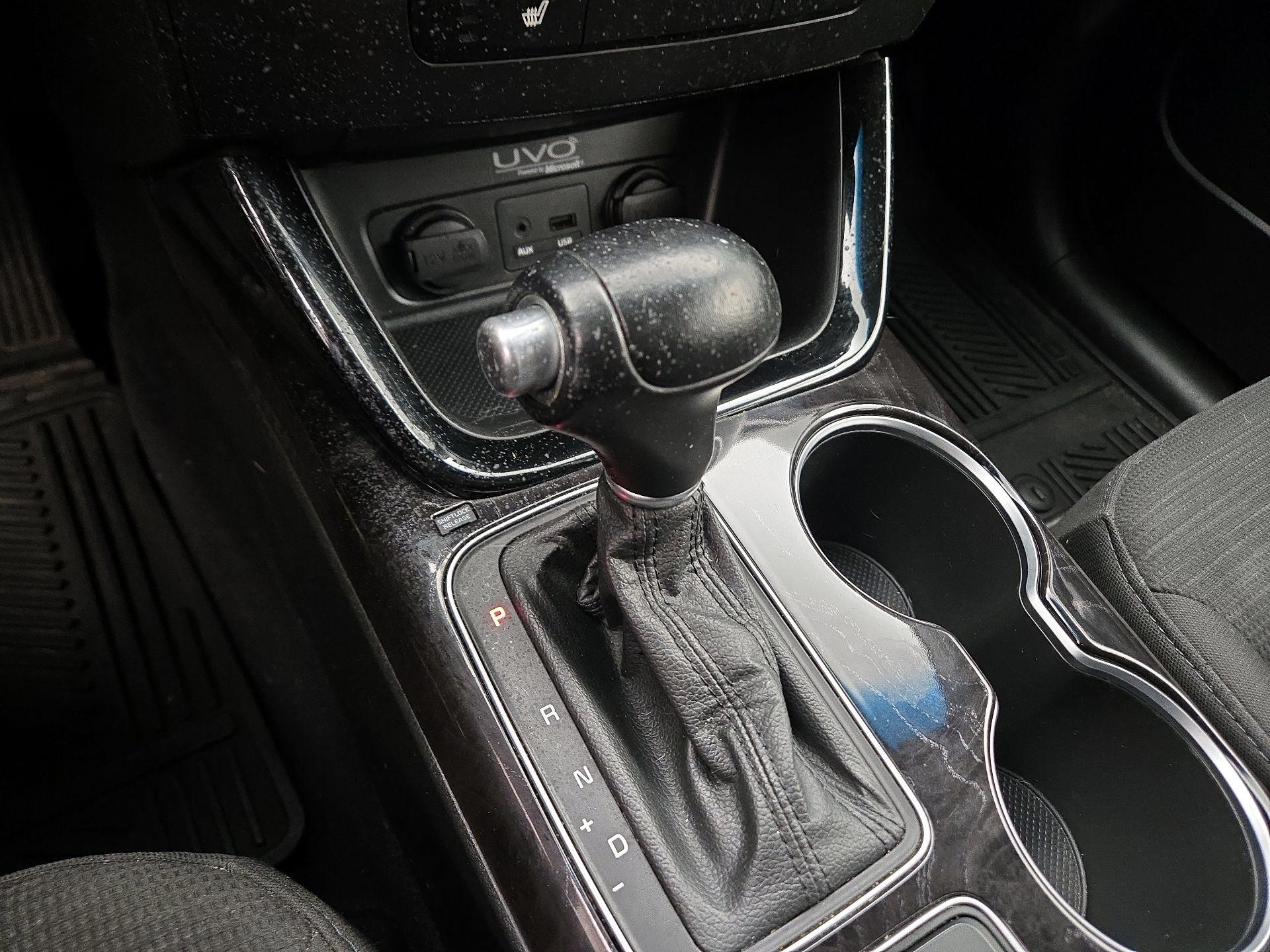 Thumbnail: 2014 Kia Sorento - 17