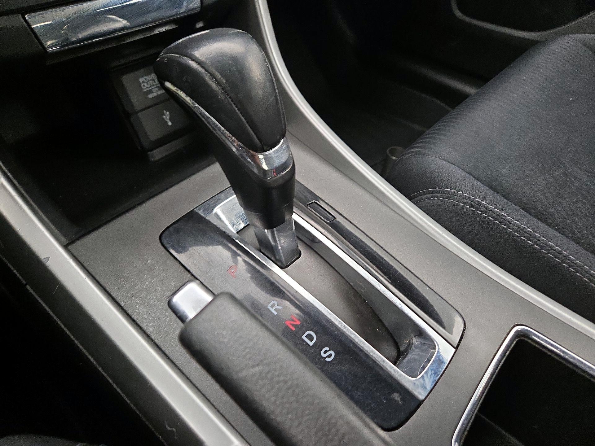 Thumbnail: 2015 Honda Accord - 17