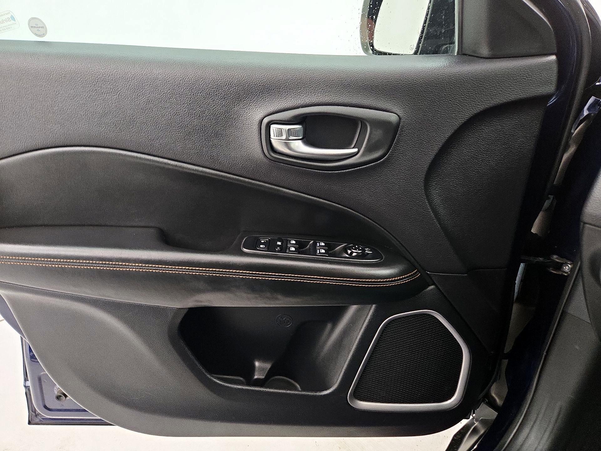 Thumbnail: 2018 Jeep Compass - 12