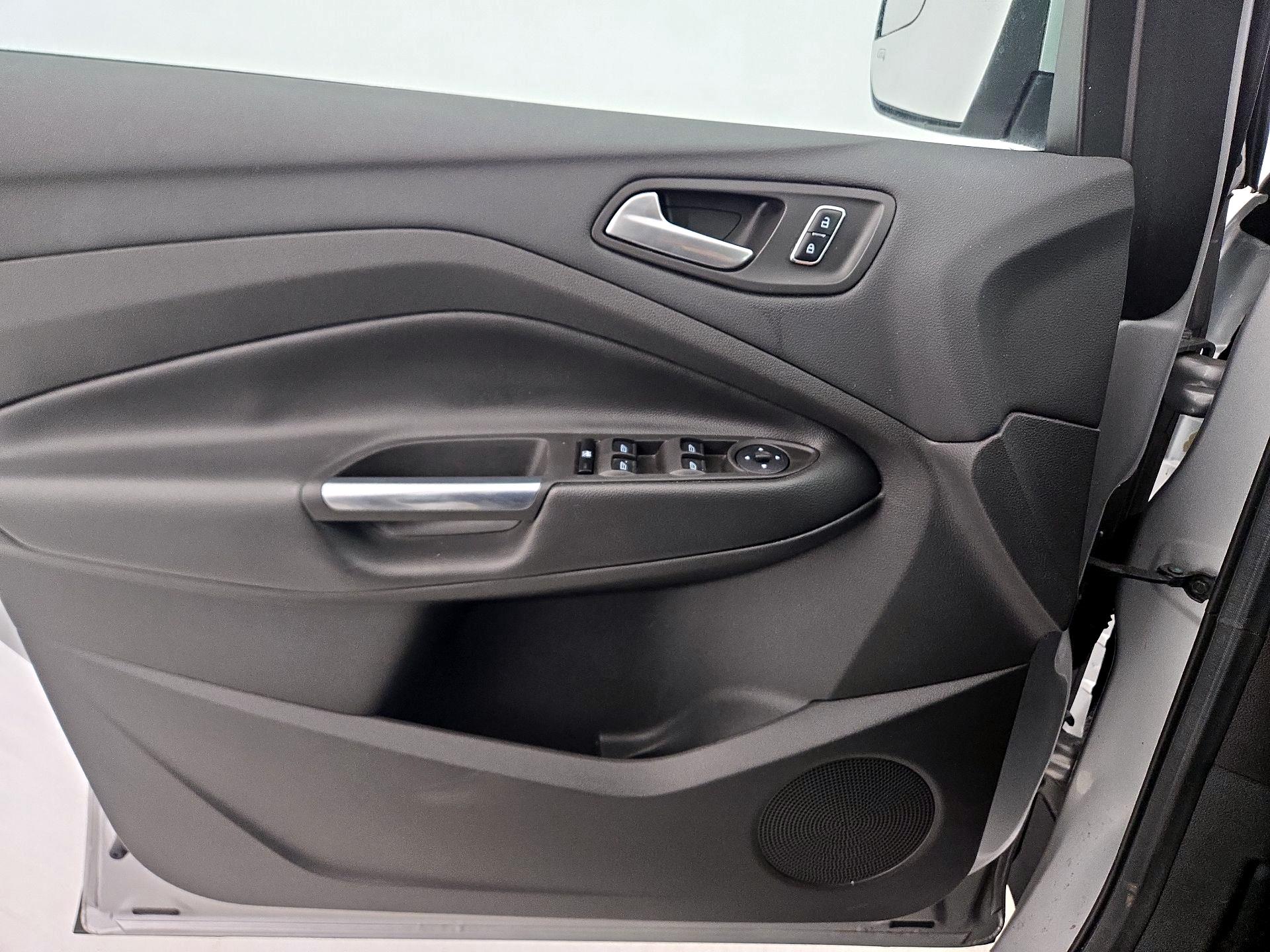 Thumbnail: 2016 Ford Escape - 12