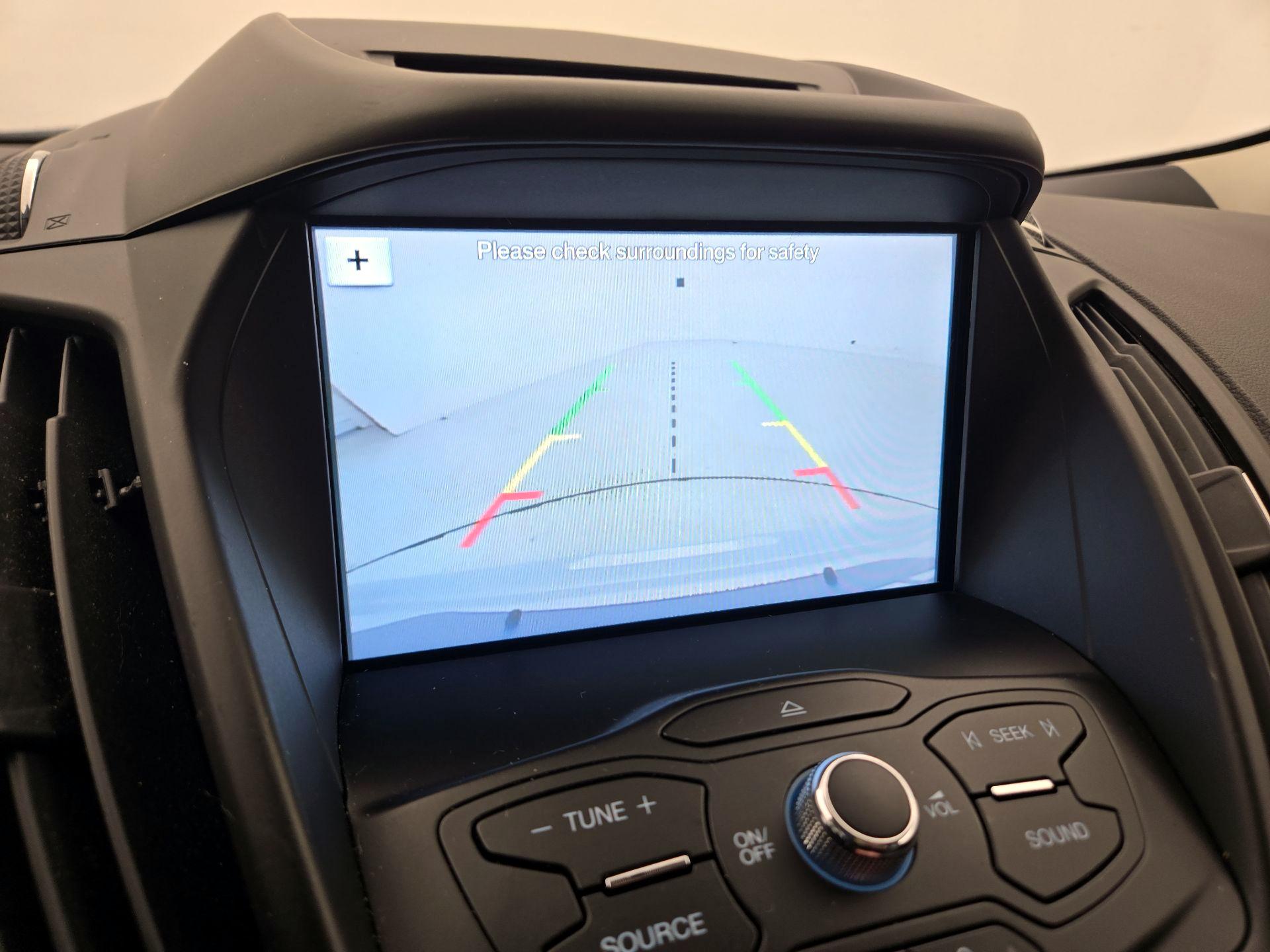 Thumbnail: 2016 Ford Escape - 14