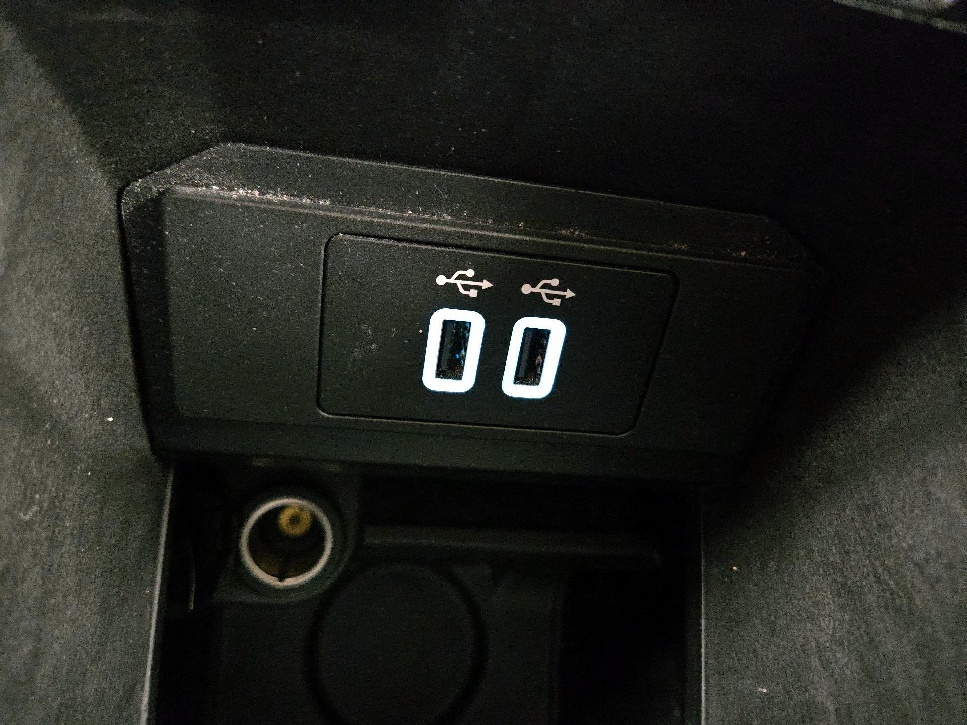 Thumbnail: 2016 Ford Escape - 18