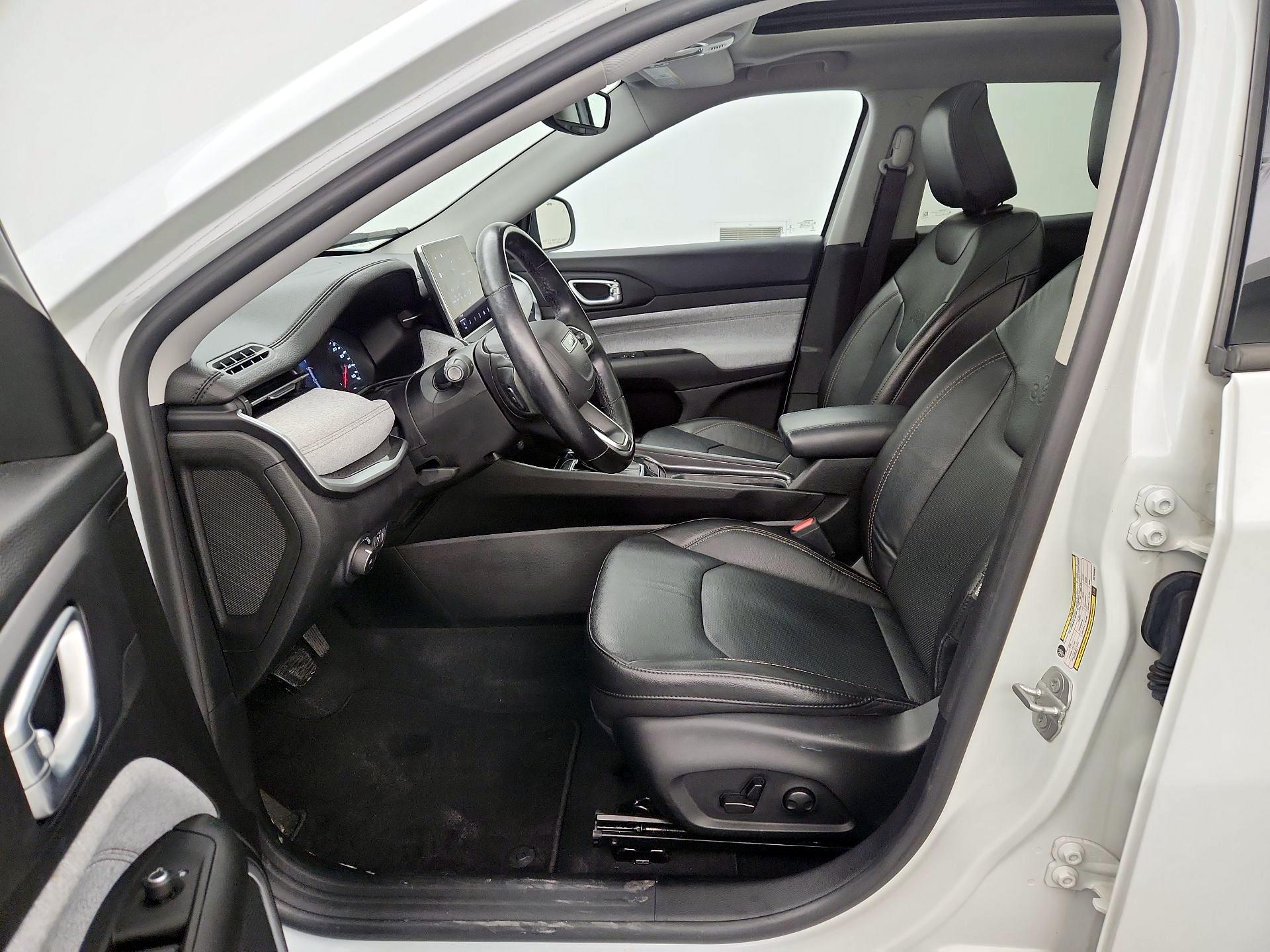 Thumbnail: 2022 Jeep Compass - 11