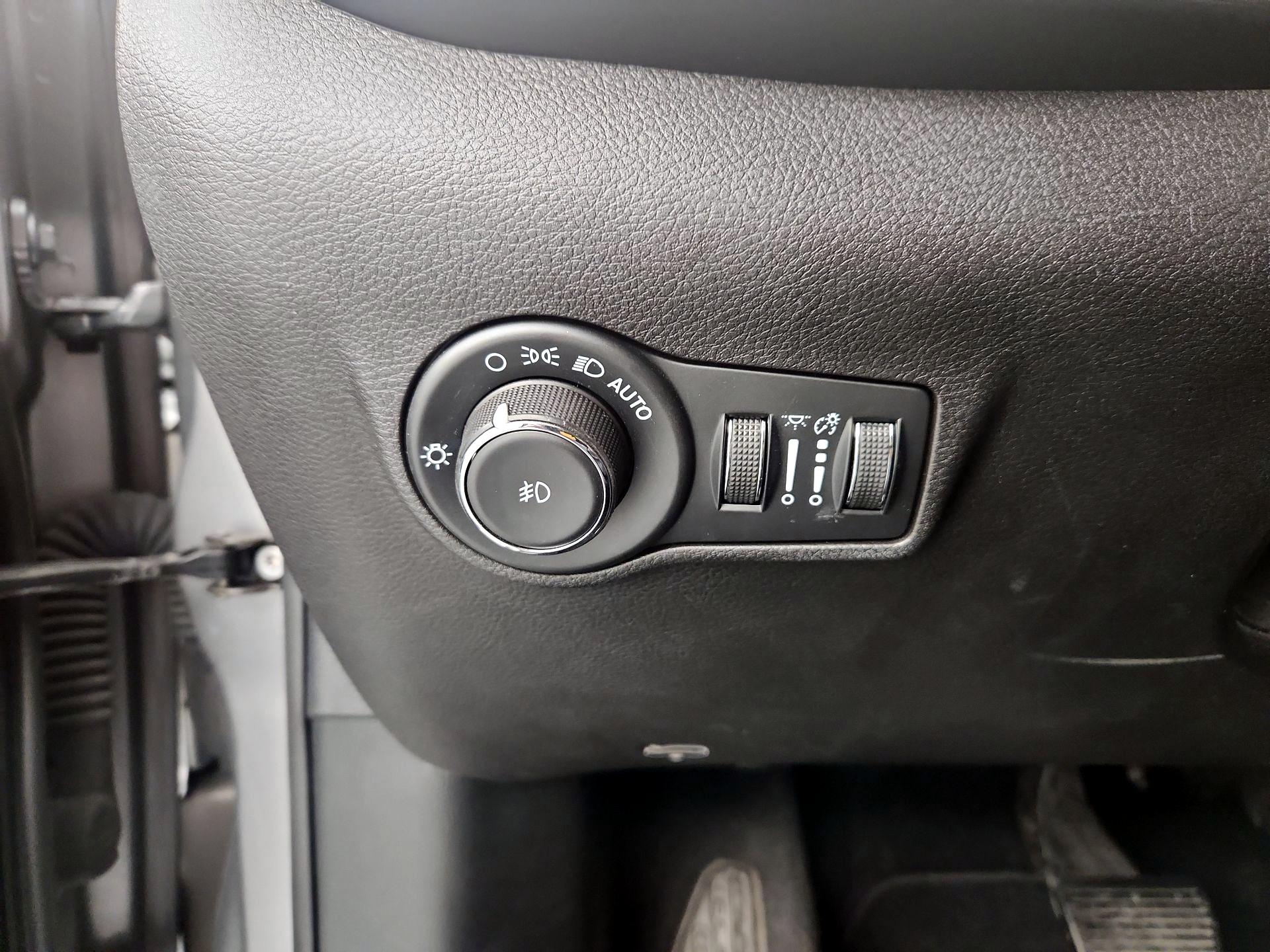 Thumbnail: 2023 Jeep Compass - 13