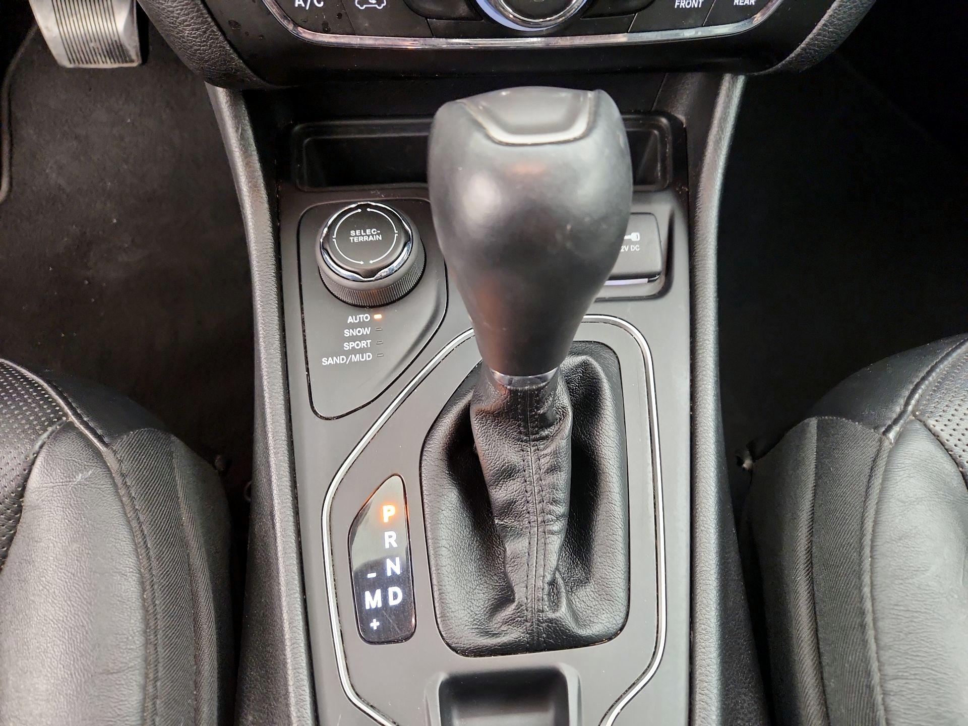 Thumbnail: 2020 Jeep Cherokee - 18