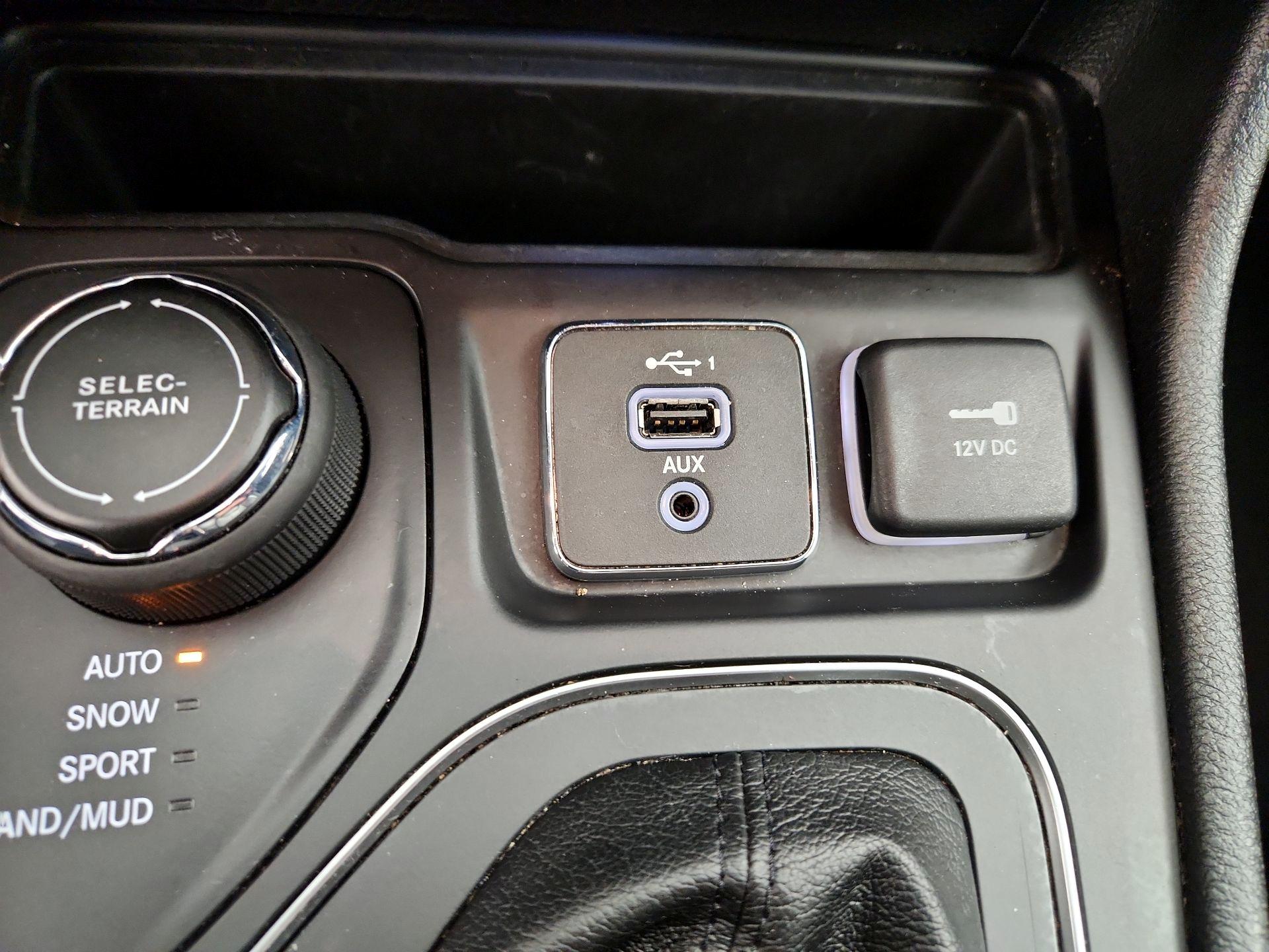 Thumbnail: 2020 Jeep Cherokee - 19