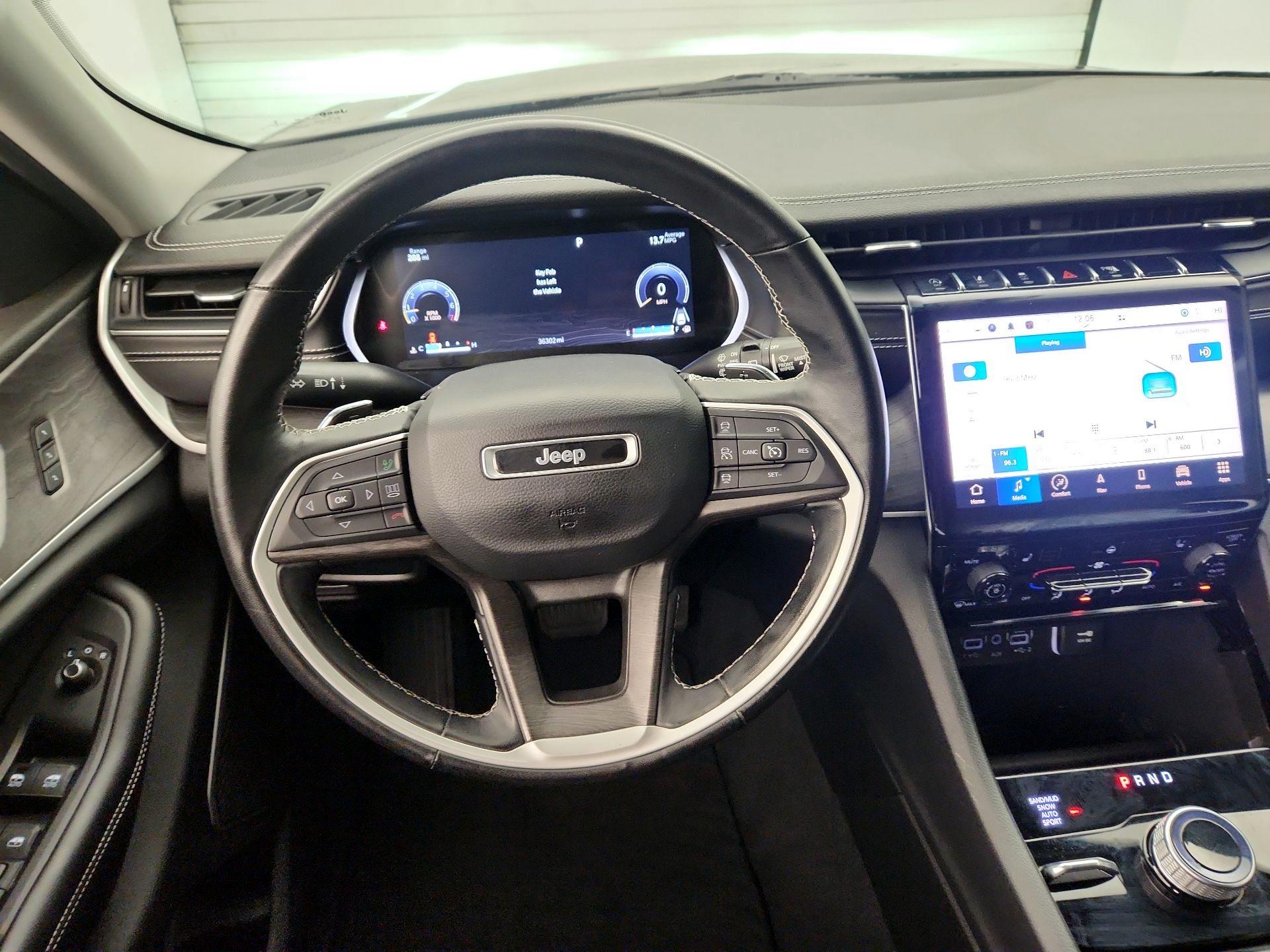 Thumbnail: 2022 Jeep Grand Cherokee - 10