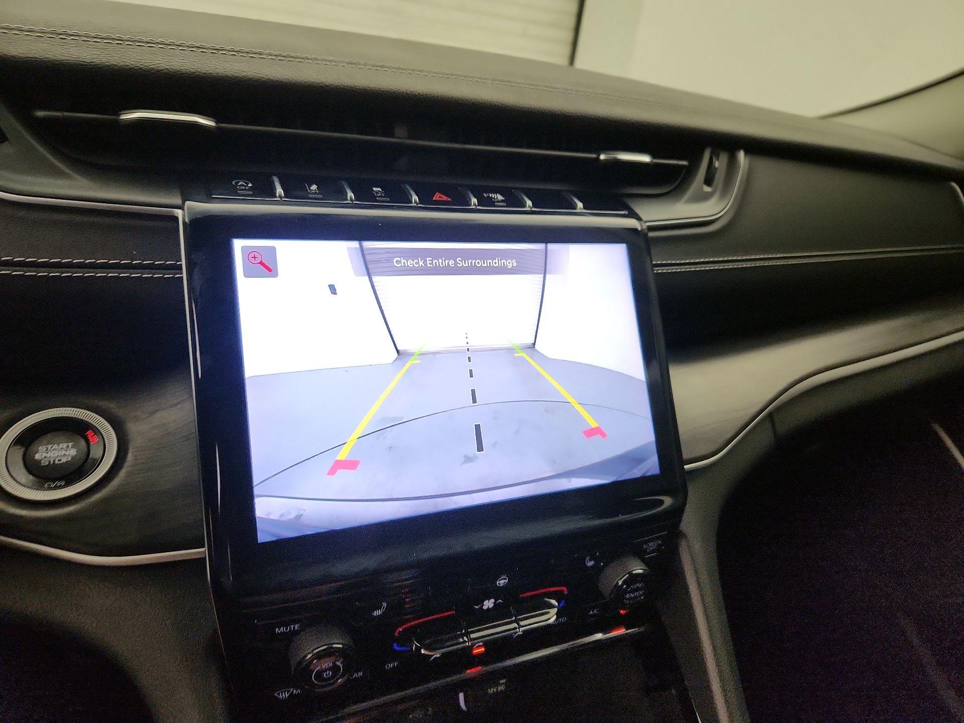 Thumbnail: 2022 Jeep Grand Cherokee - 14