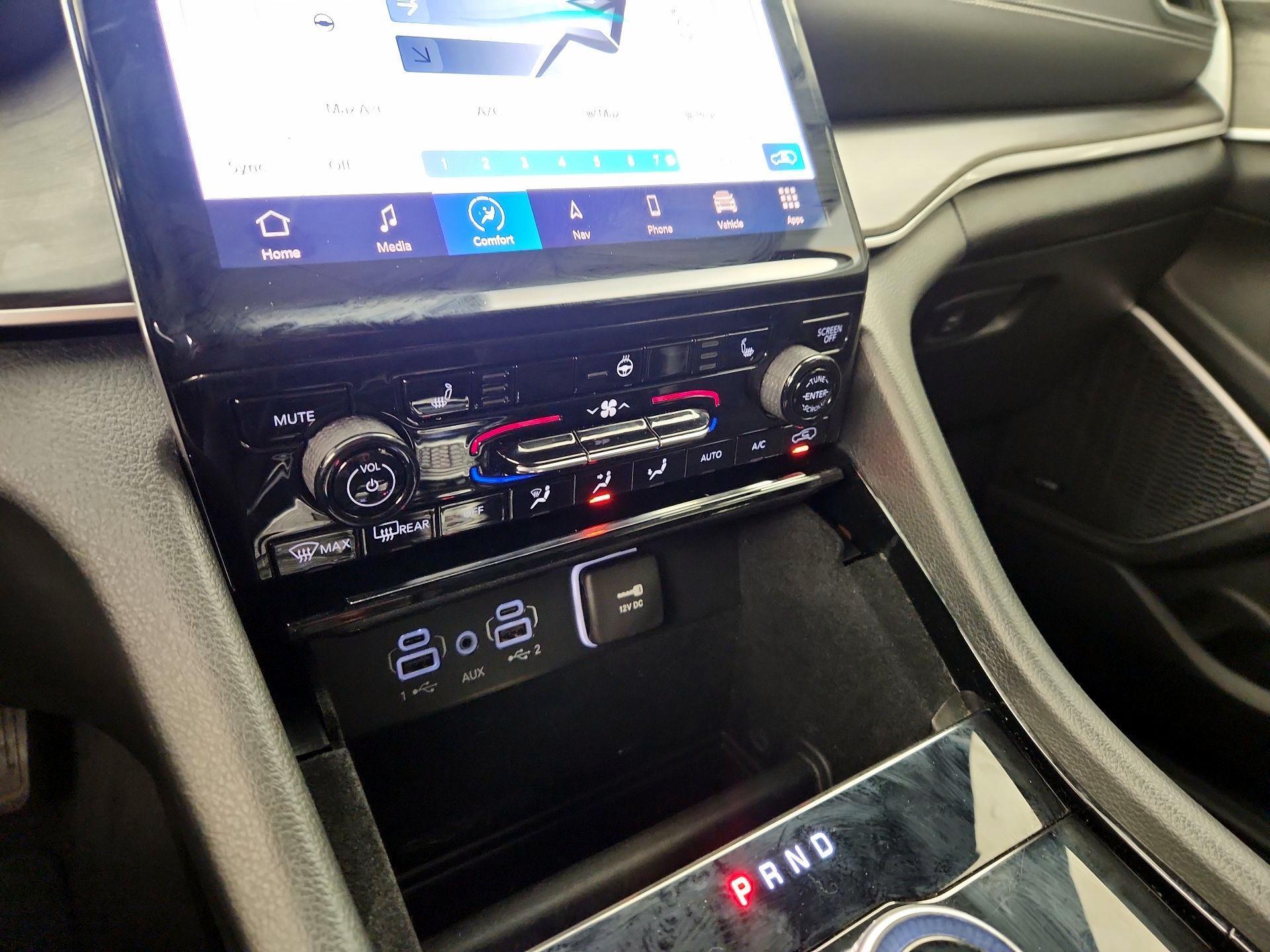 Thumbnail: 2022 Jeep Grand Cherokee - 16