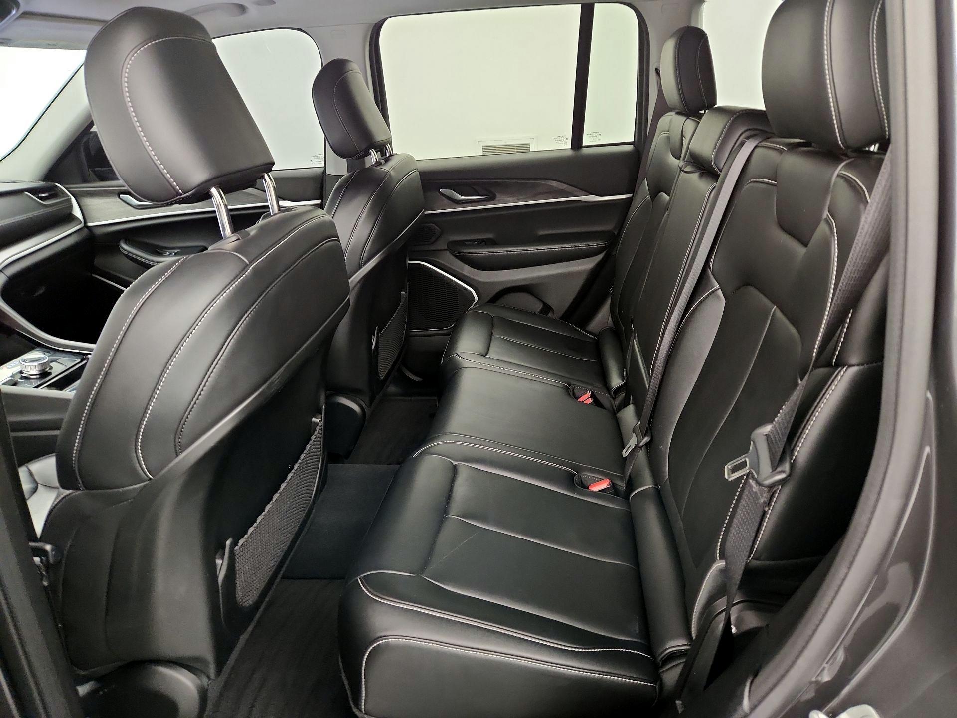 Thumbnail: 2022 Jeep Grand Cherokee - 19