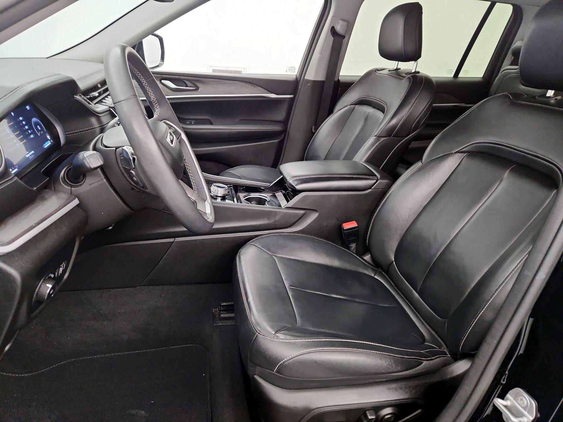 Thumbnail: 2023 Jeep Grand Cherokee L - 11