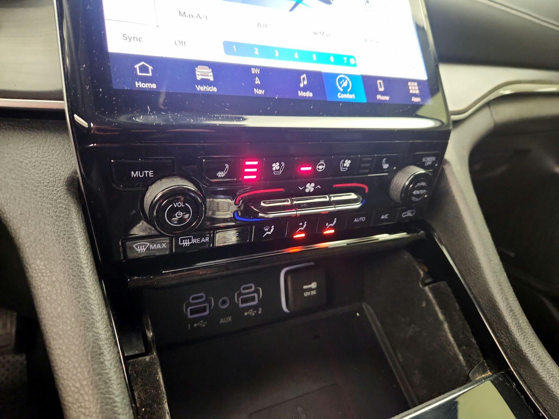 Thumbnail: 2022 Jeep Grand Cherokee L - 16