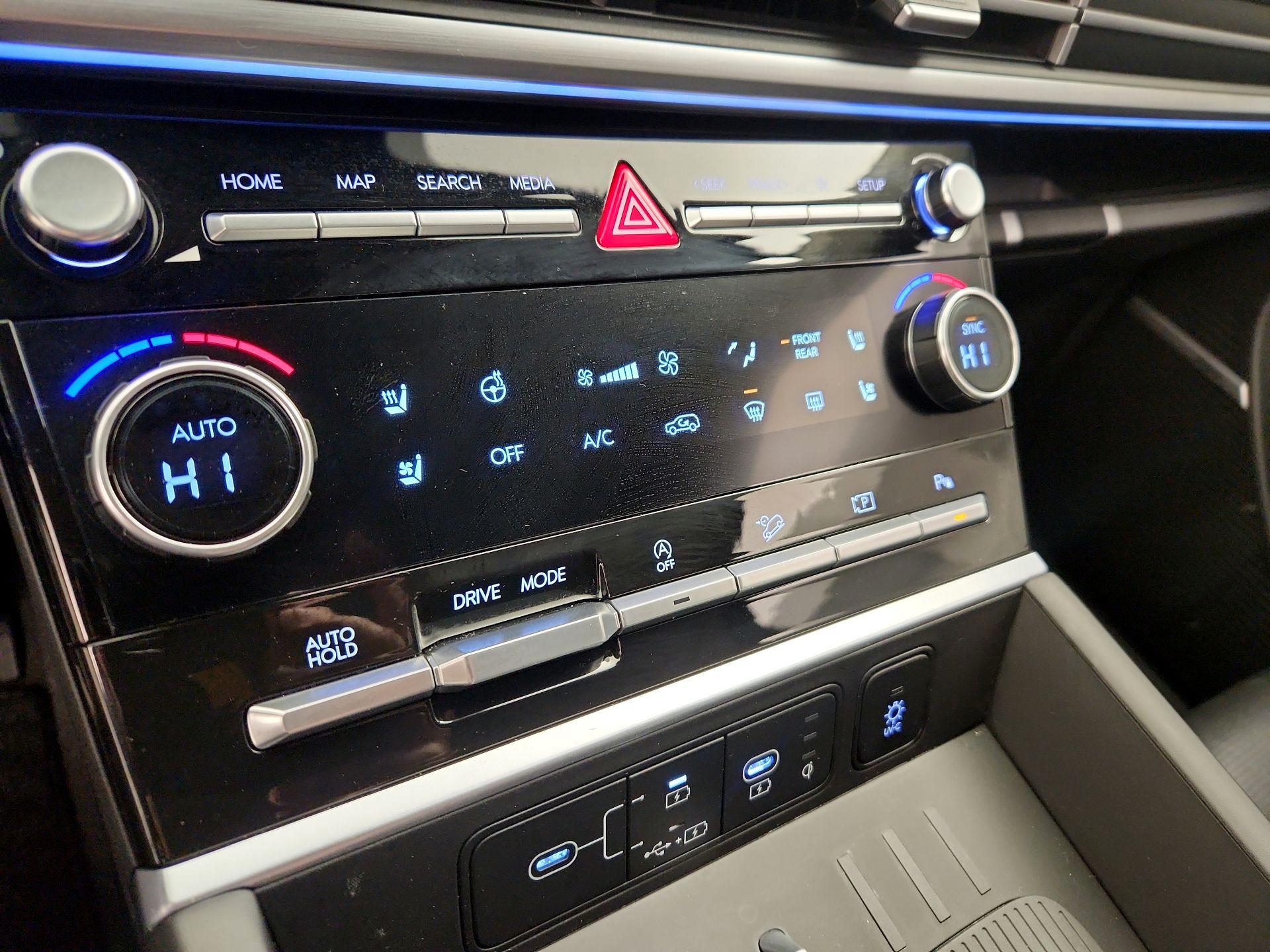 Thumbnail: 2024 Hyundai Santa Fe - 17