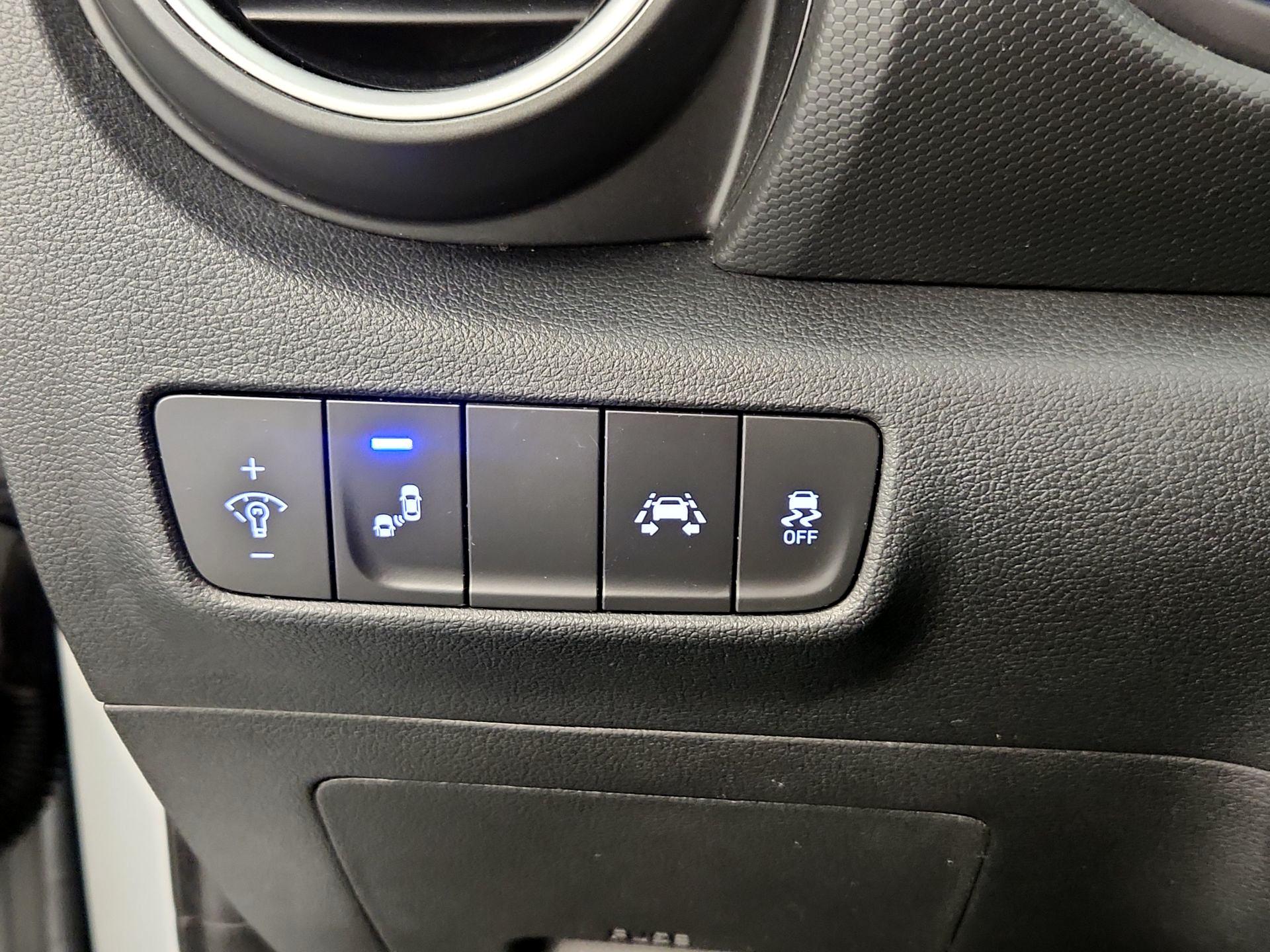 Thumbnail: 2021 Hyundai Kona - 13