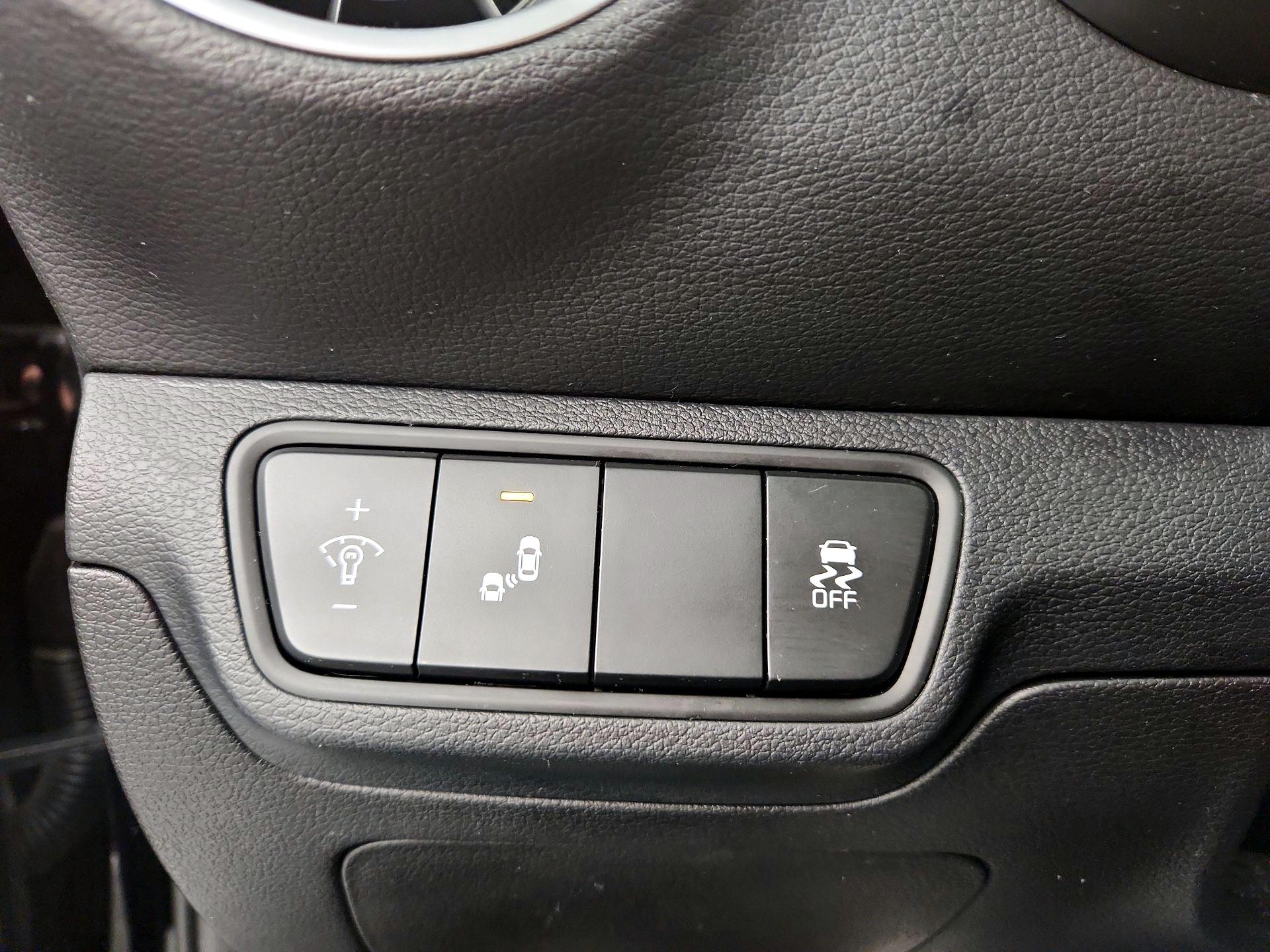 Thumbnail: 2023 Kia Forte - 13